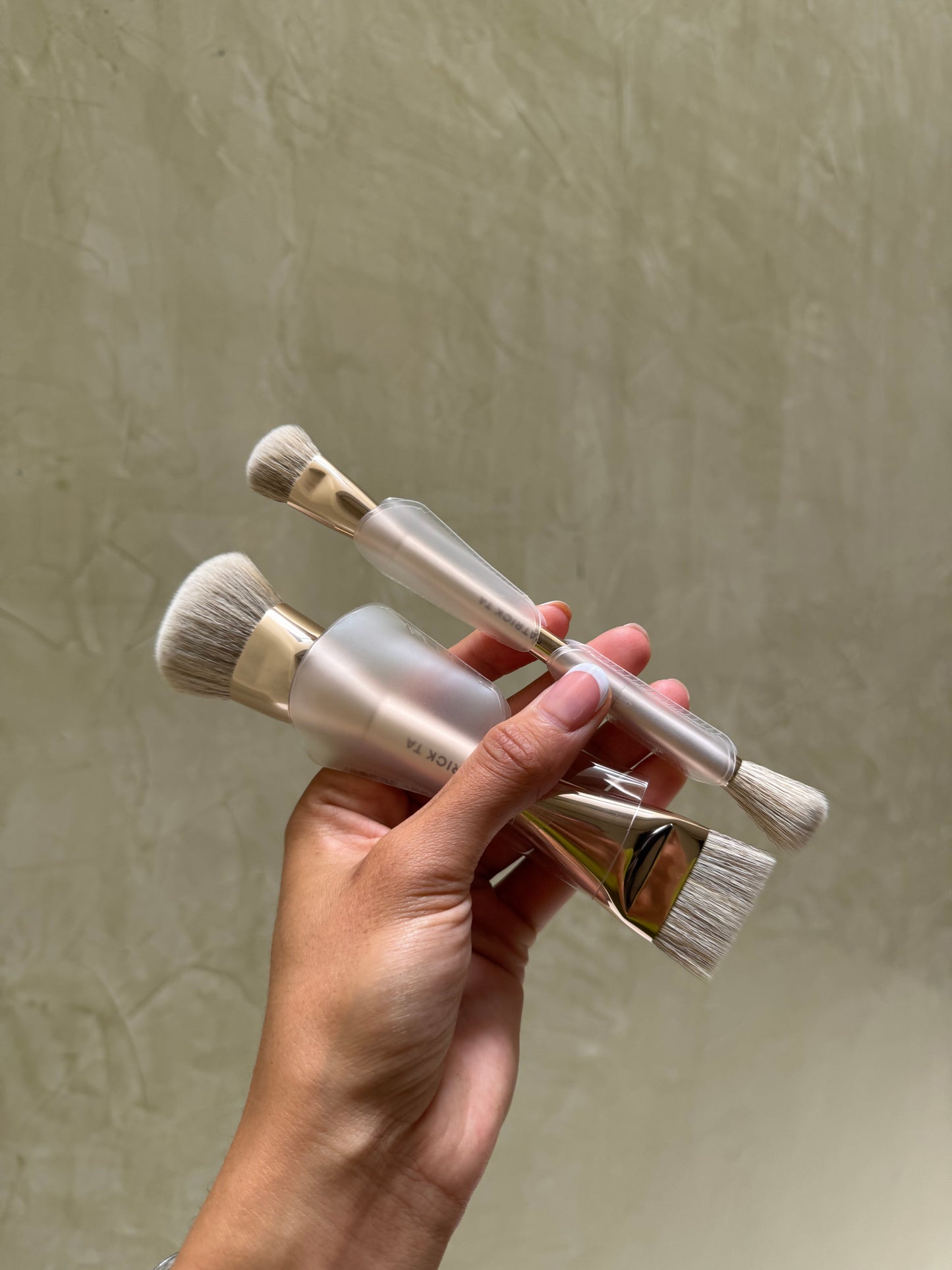 PATRICK TA Dual Ended Highlighter Brush