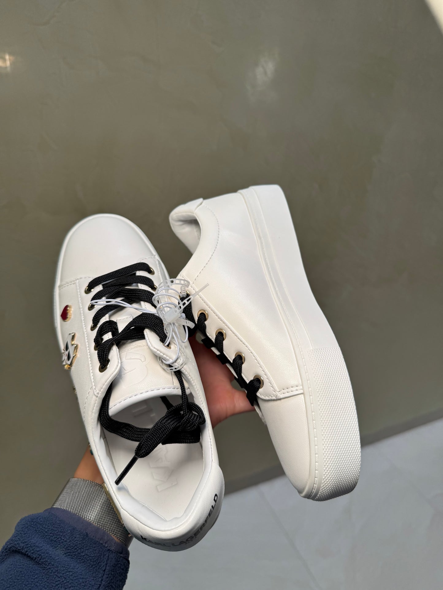 Tenis Karl Lagerfeld Talla 23mx (sin caja)