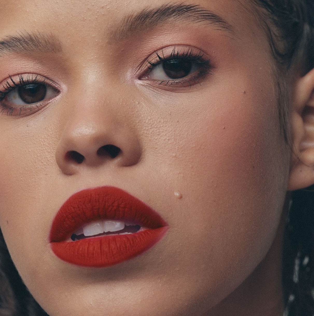 Fenty Beauty by Rihanna- Fenty Icon Velvet Liquid Lipstick Tono- H.B.I.C. 02