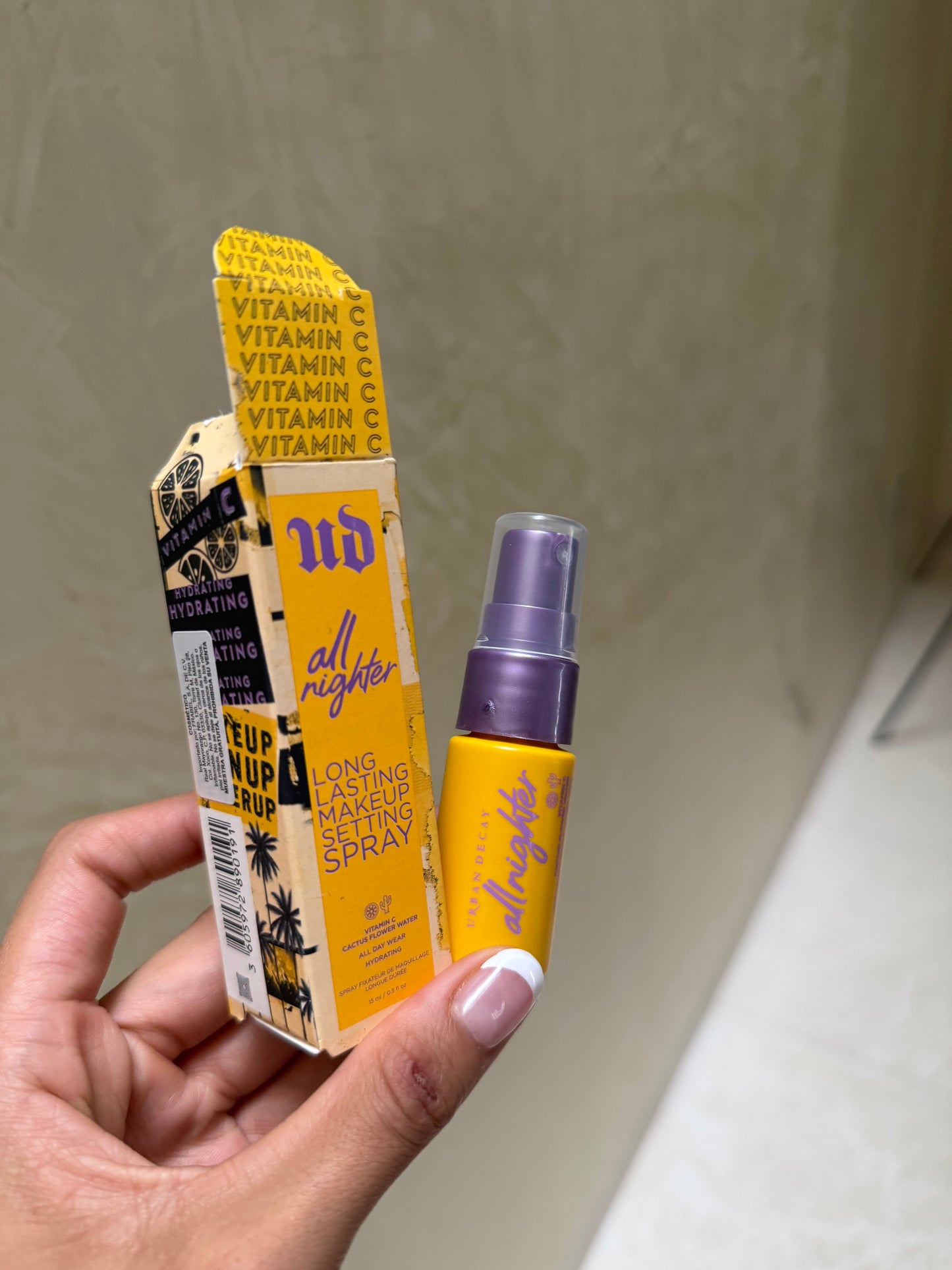 Mini Urban Decay All Nighter Vitamin C Hydrating Setting Spray 15ml