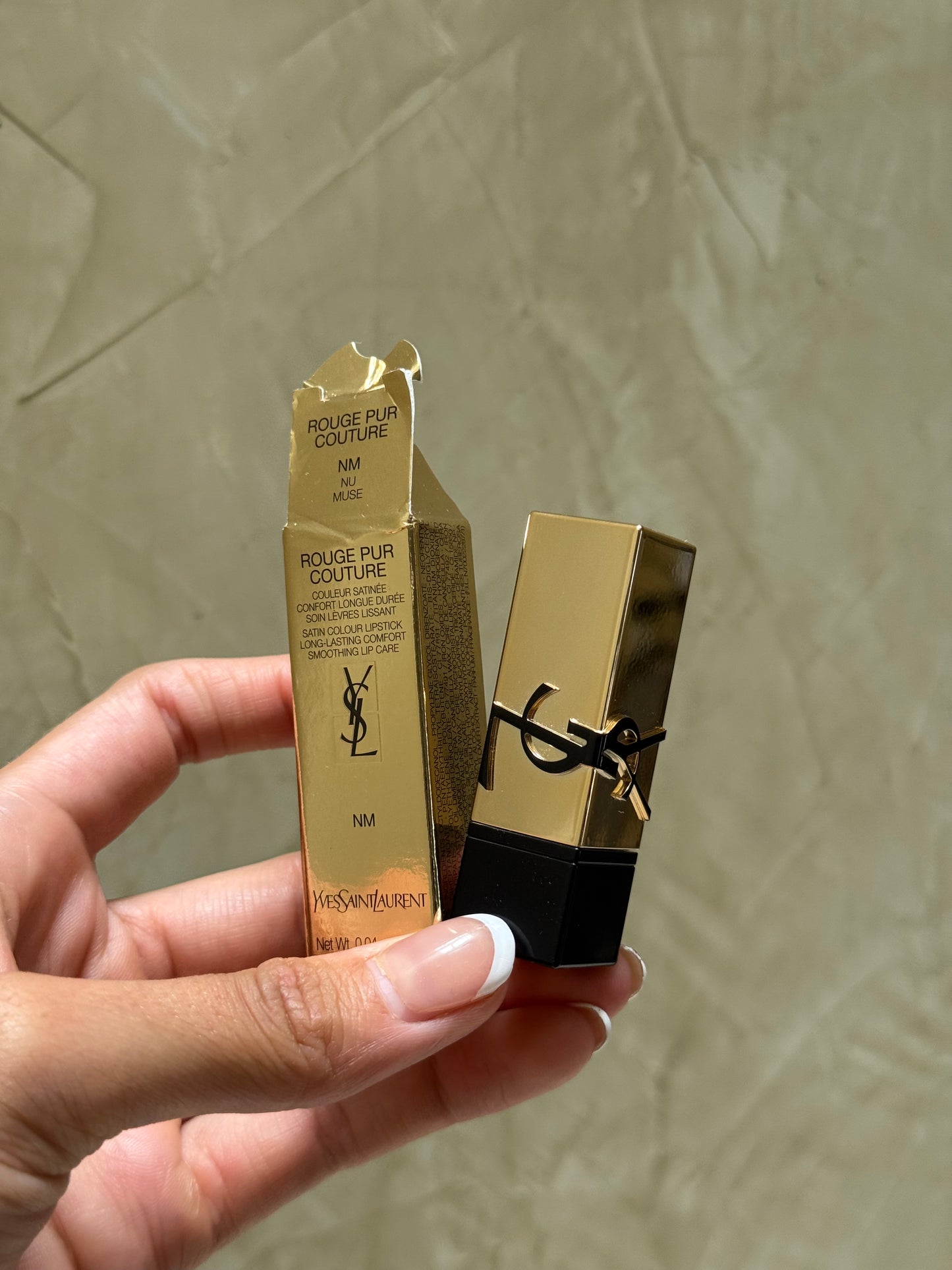 Mini Yves Saint Laurent Rouge Pur Couture Caring Satin Lipstick with Ceramides Tono- Nu Muse