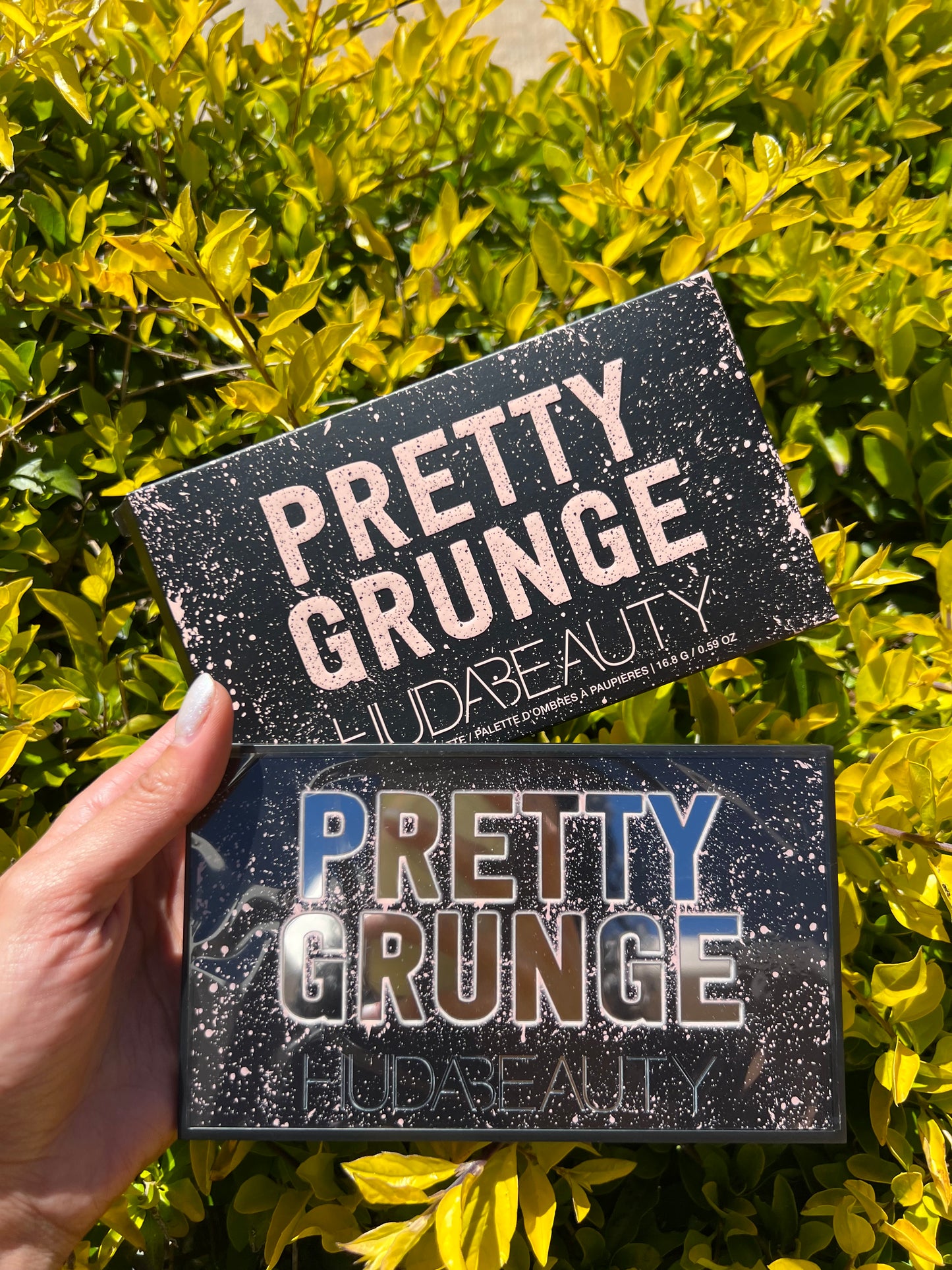 Pretty Grunge Eyeshadow Palette- HUDA BEAUTY