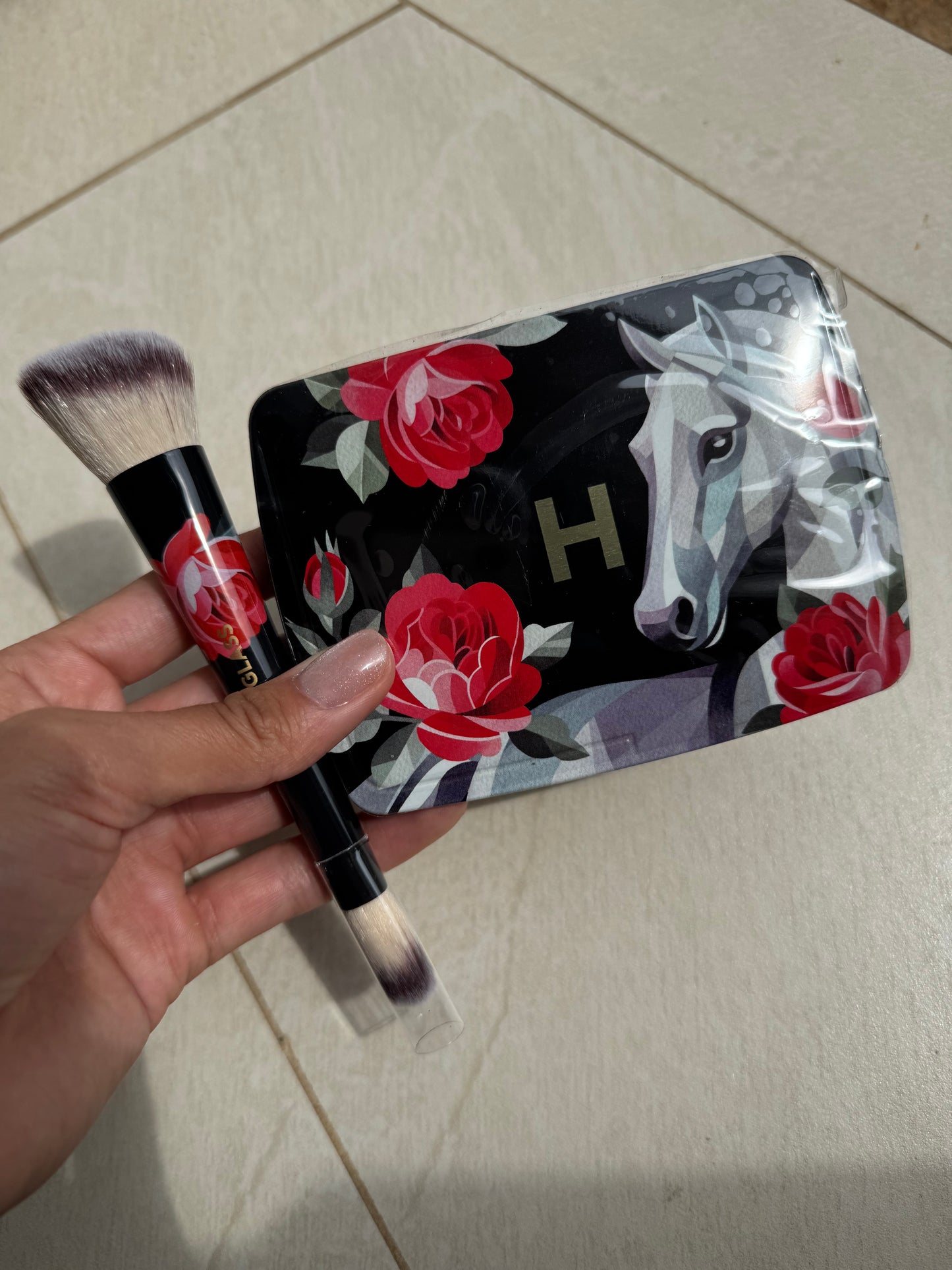 Hourglass AMBIENT LIGHTING EDIT BRUSH II HORSE