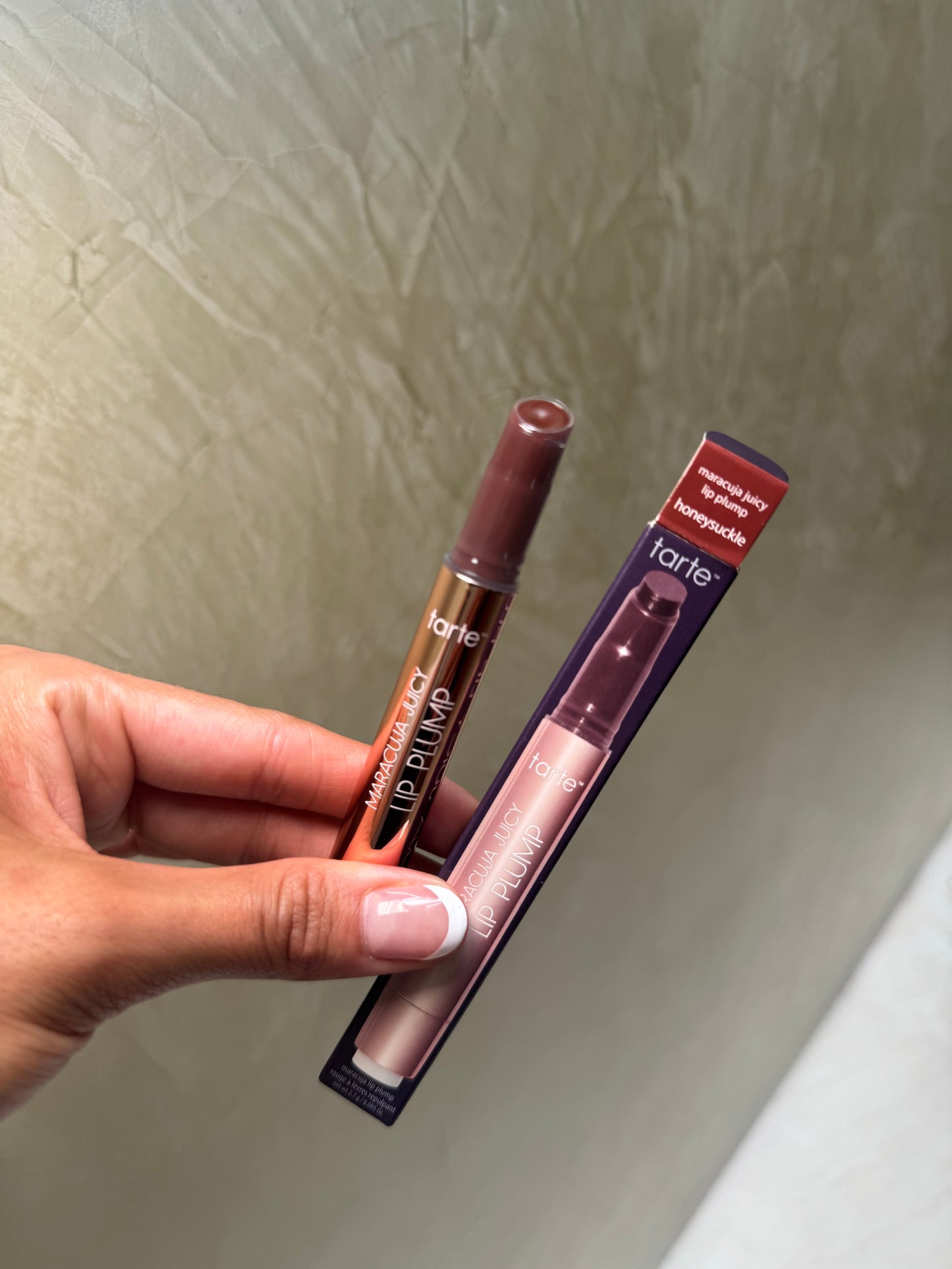 TARTE Maracuja Juicy Lip Plump Gloss- tono- HONEYSUCKLE