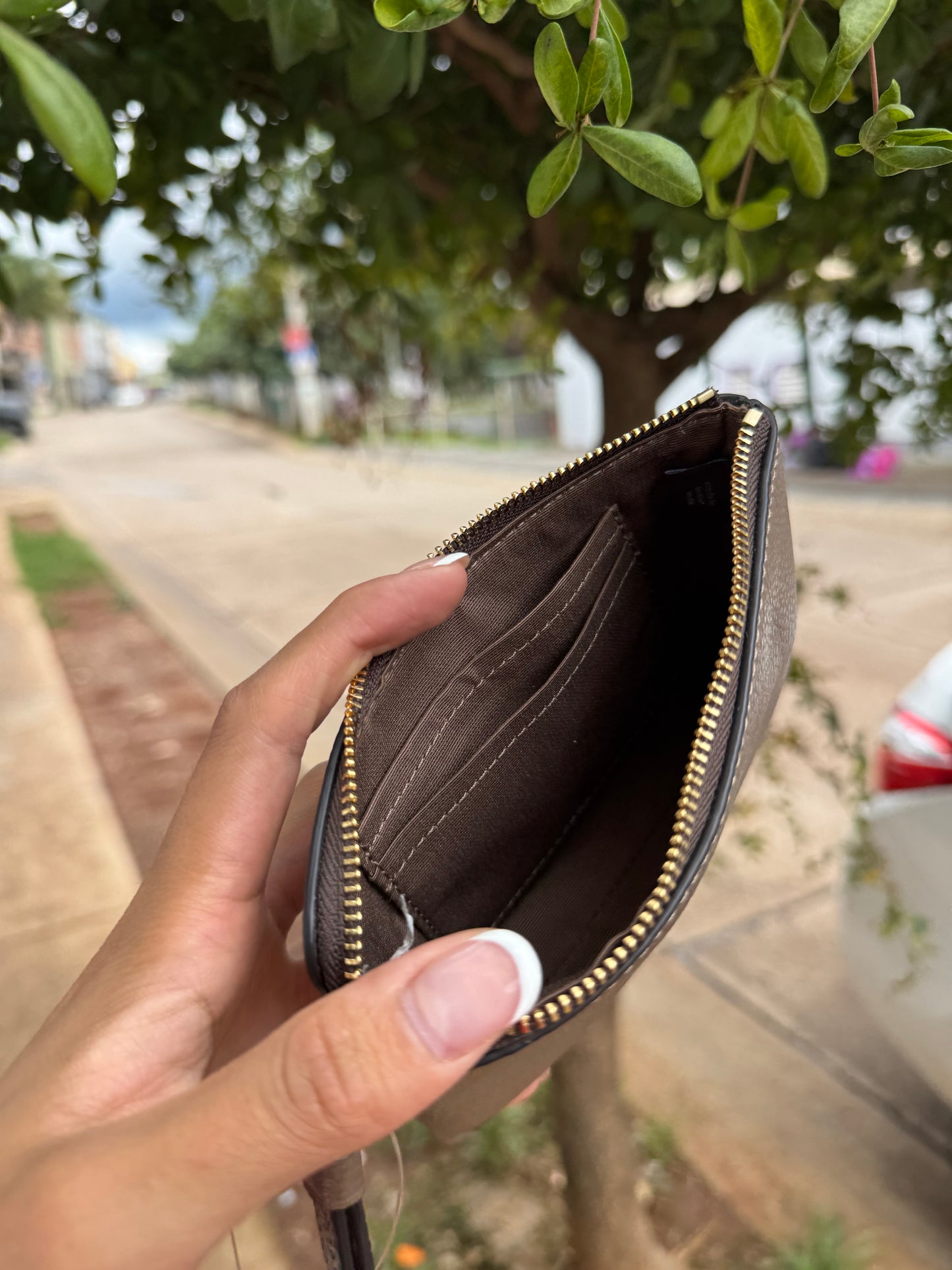 Muñequera Coach Sencilla chica de un cierre Café