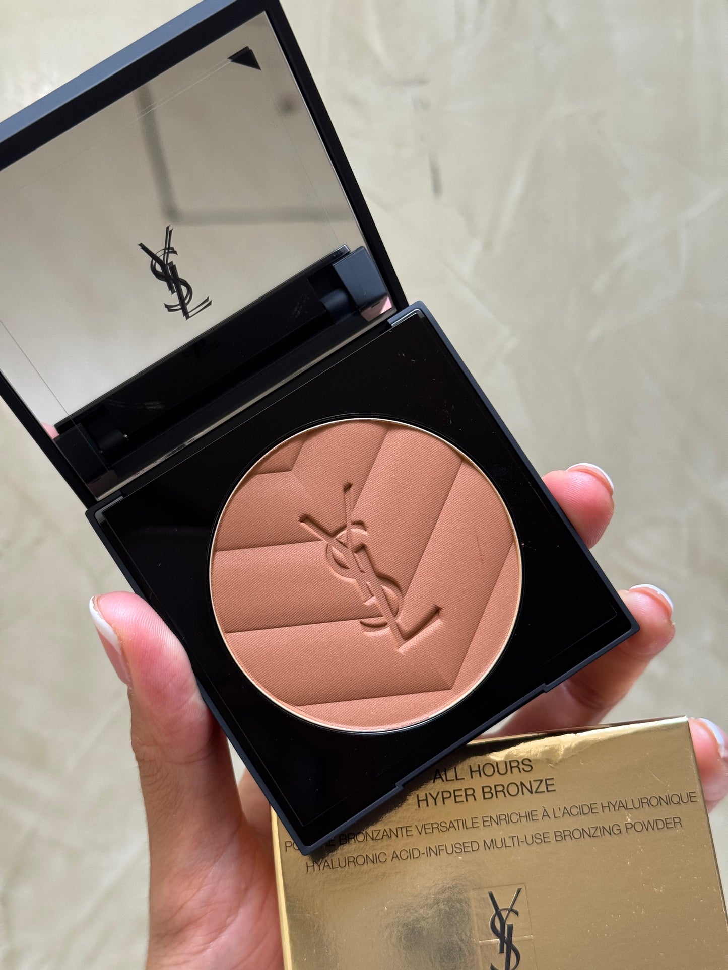 Yves Saint Laurent All Hours 24H Hyper Sunkissed Glow Bronzer TONO-04 Warm Sandalwood