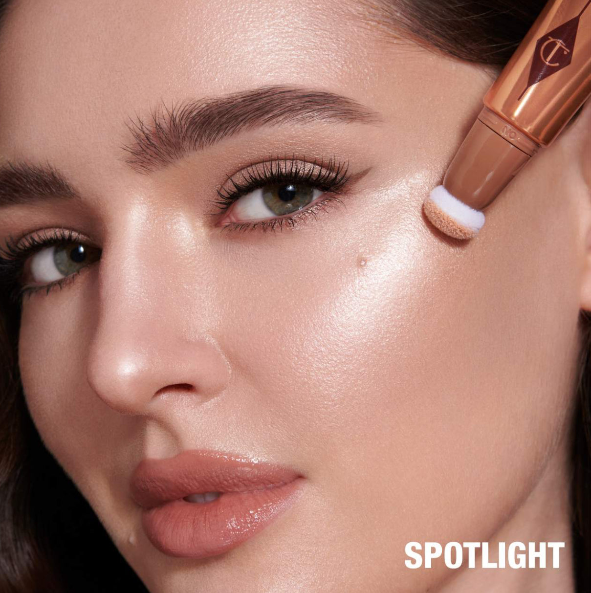 Charlotte Tilbury Beauty Highlighter Wand- SPOTLIGHT