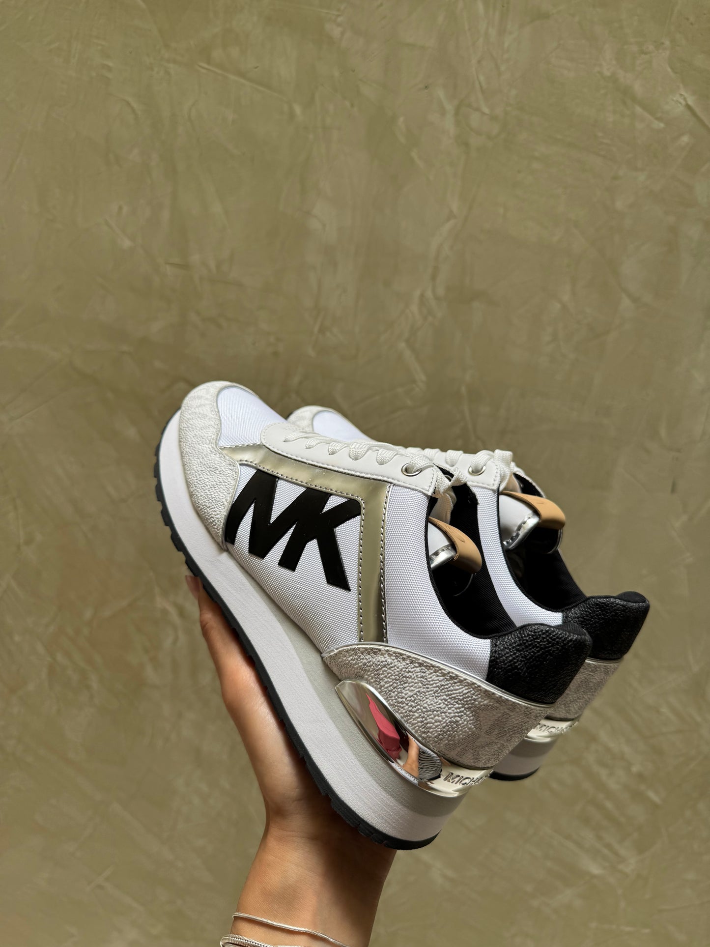Tenis Michael Kors Blancos talla 24MX (sin caja)