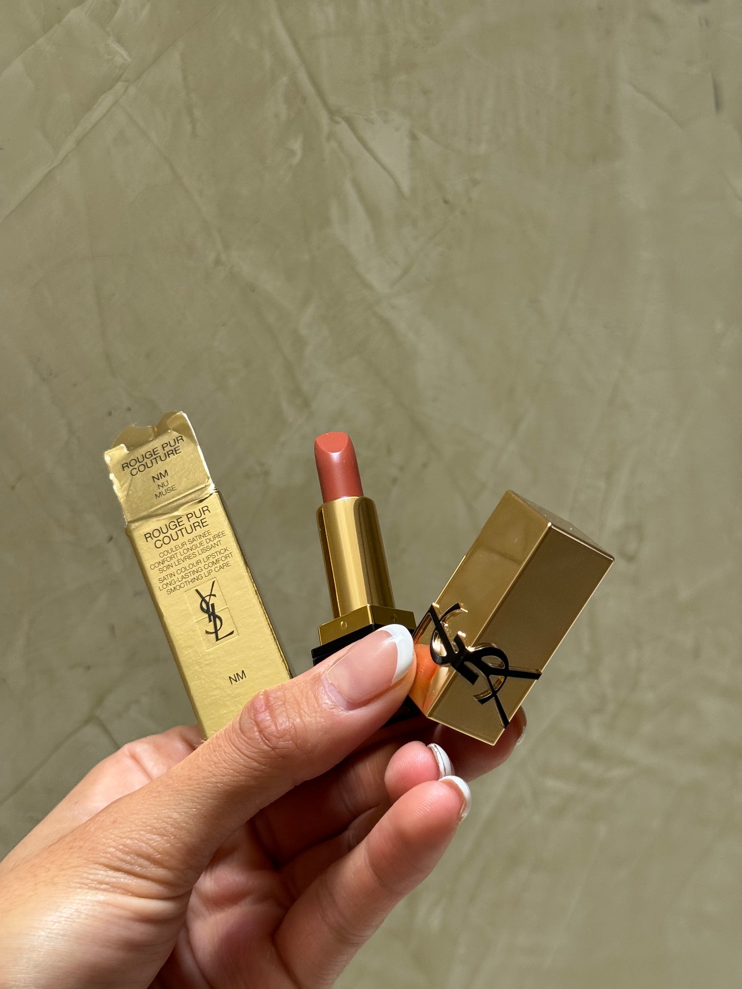 Mini Yves Saint Laurent Rouge Pur Couture Caring Satin Lipstick with Ceramides Tono- Nu Muse
