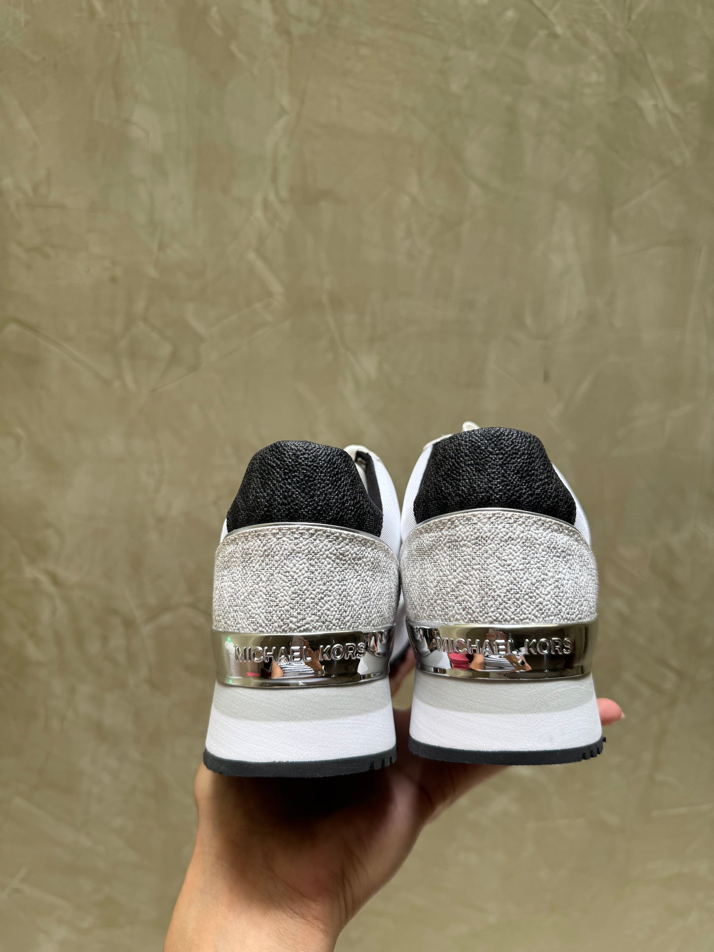 Tenis Michael Kors Blancos talla 24MX (sin caja)