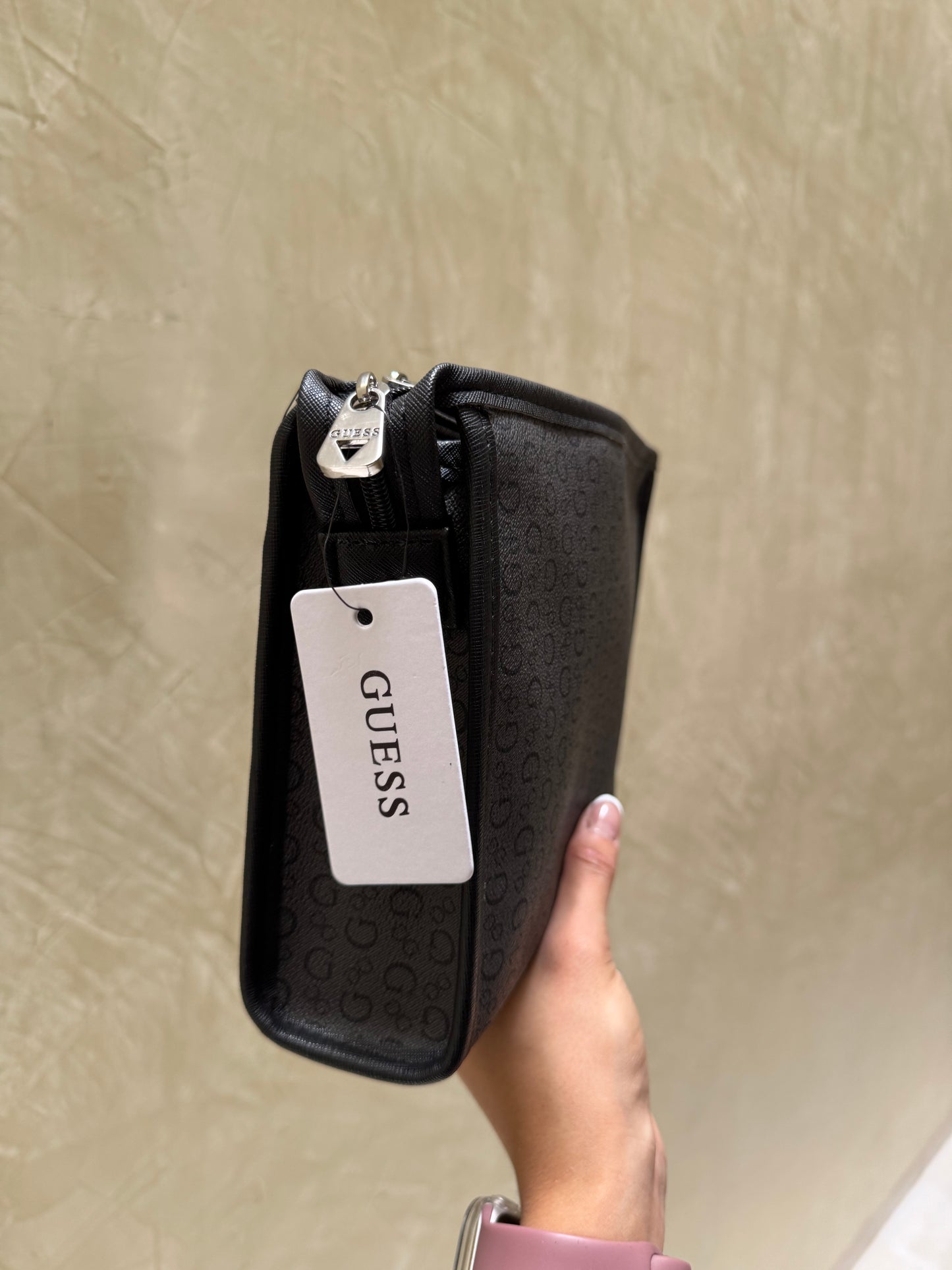 Duo de cosmetiqueras GUESS