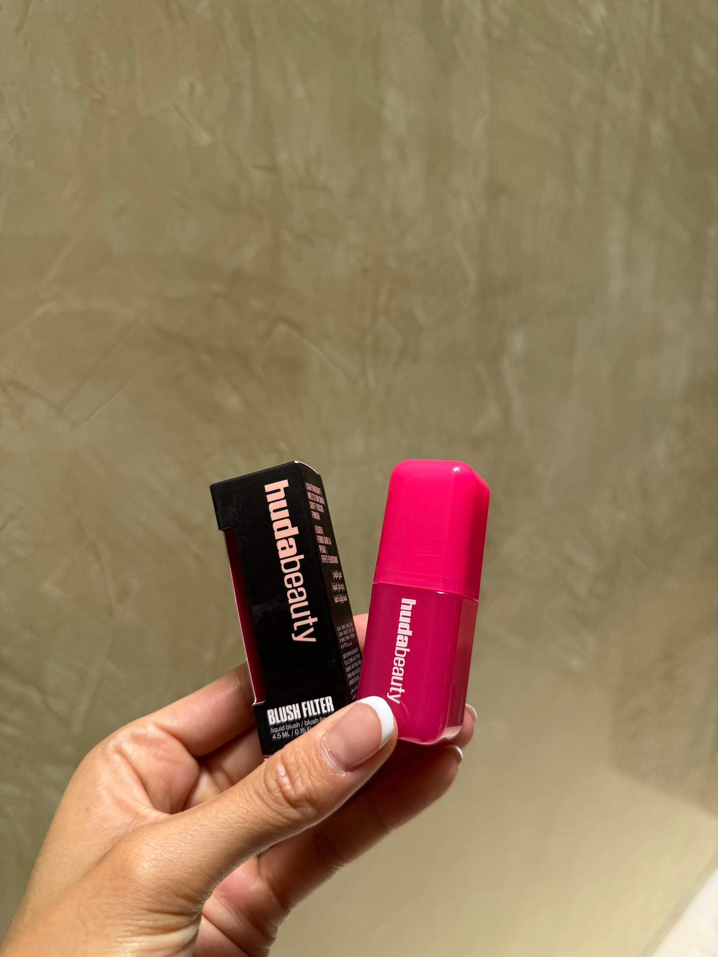 HUDA BEAUTY Blush Filter Soft Glow Liquid Blush SUNSET LYCHEE