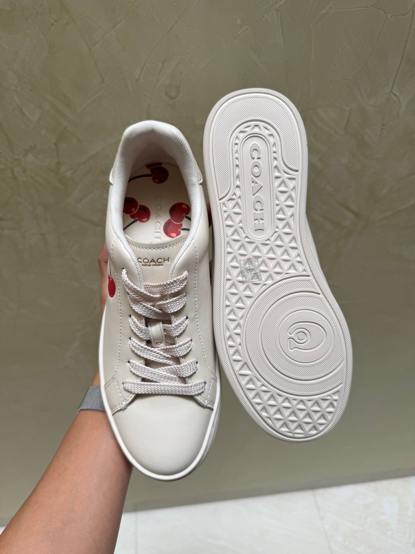 Tenis Coach CHERRY Talla 26mx (sin caja)