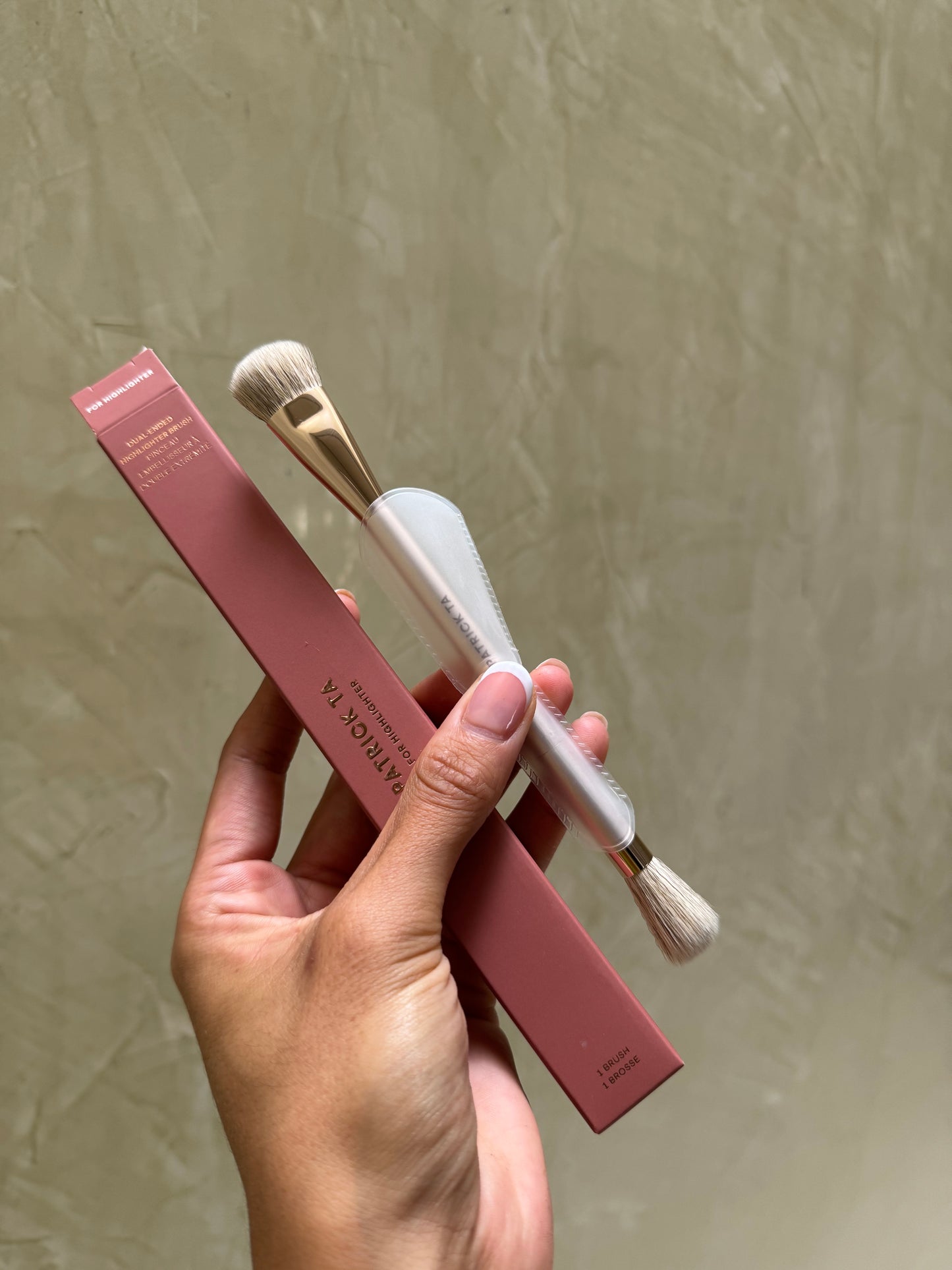 PATRICK TA Dual Ended Highlighter Brush