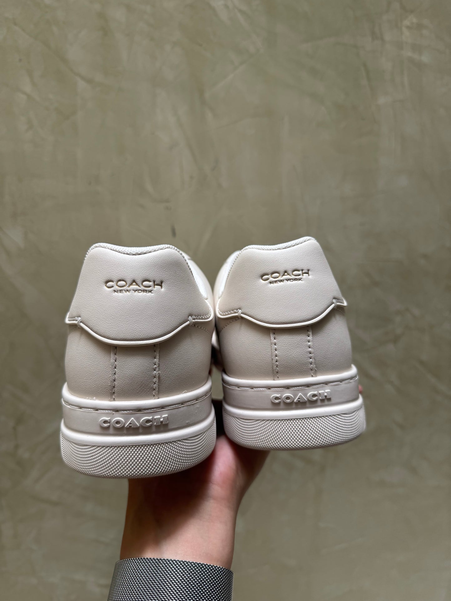 Tenis Coach CHERRY Talla 26mx (sin caja)