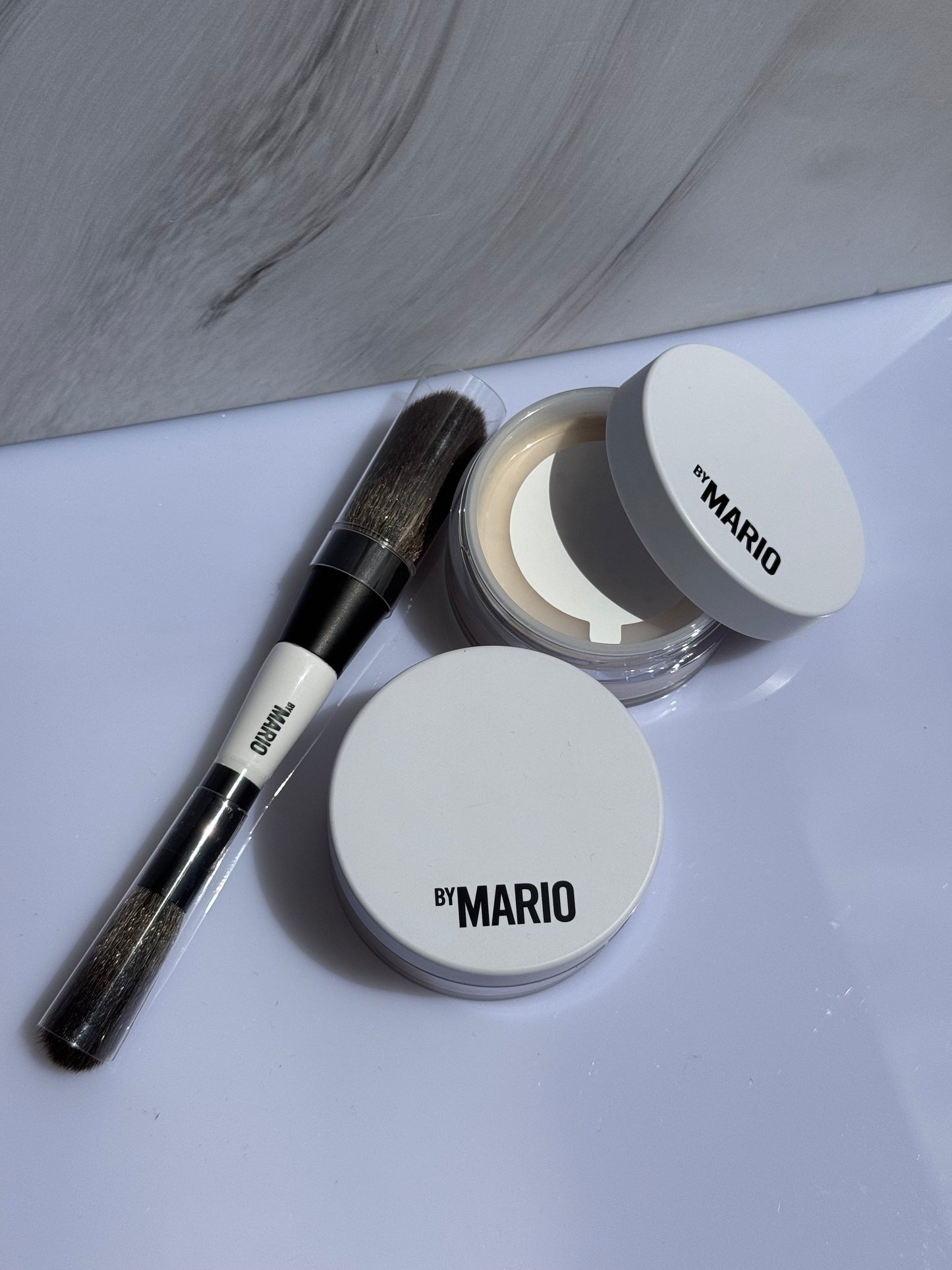 MAKEUP BY MARIO SurrealSkin™ Talc-Free Soft Blur Setting Powder Tono-2 Neutral Light