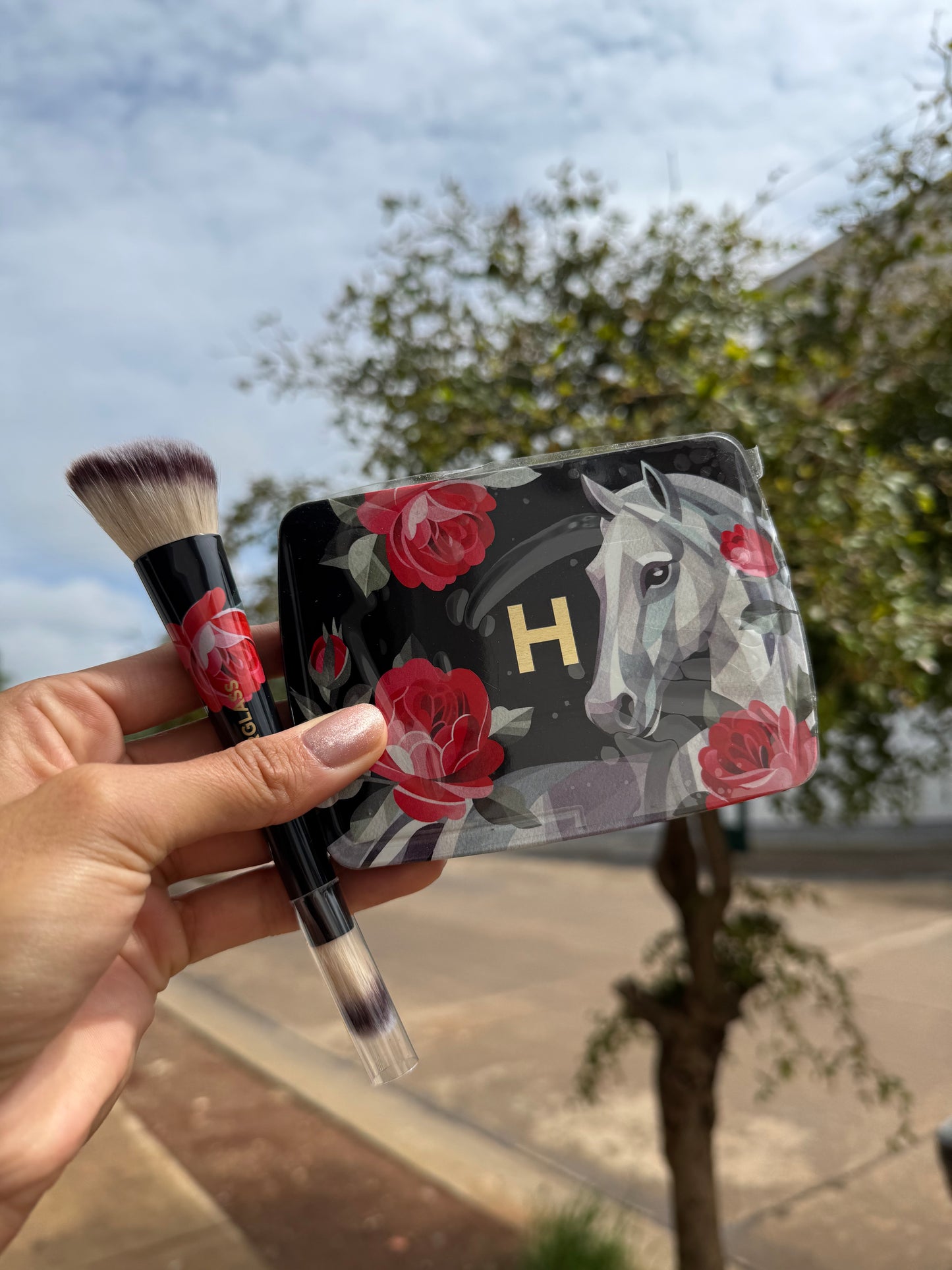 Hourglass AMBIENT LIGHTING EDIT BRUSH II HORSE