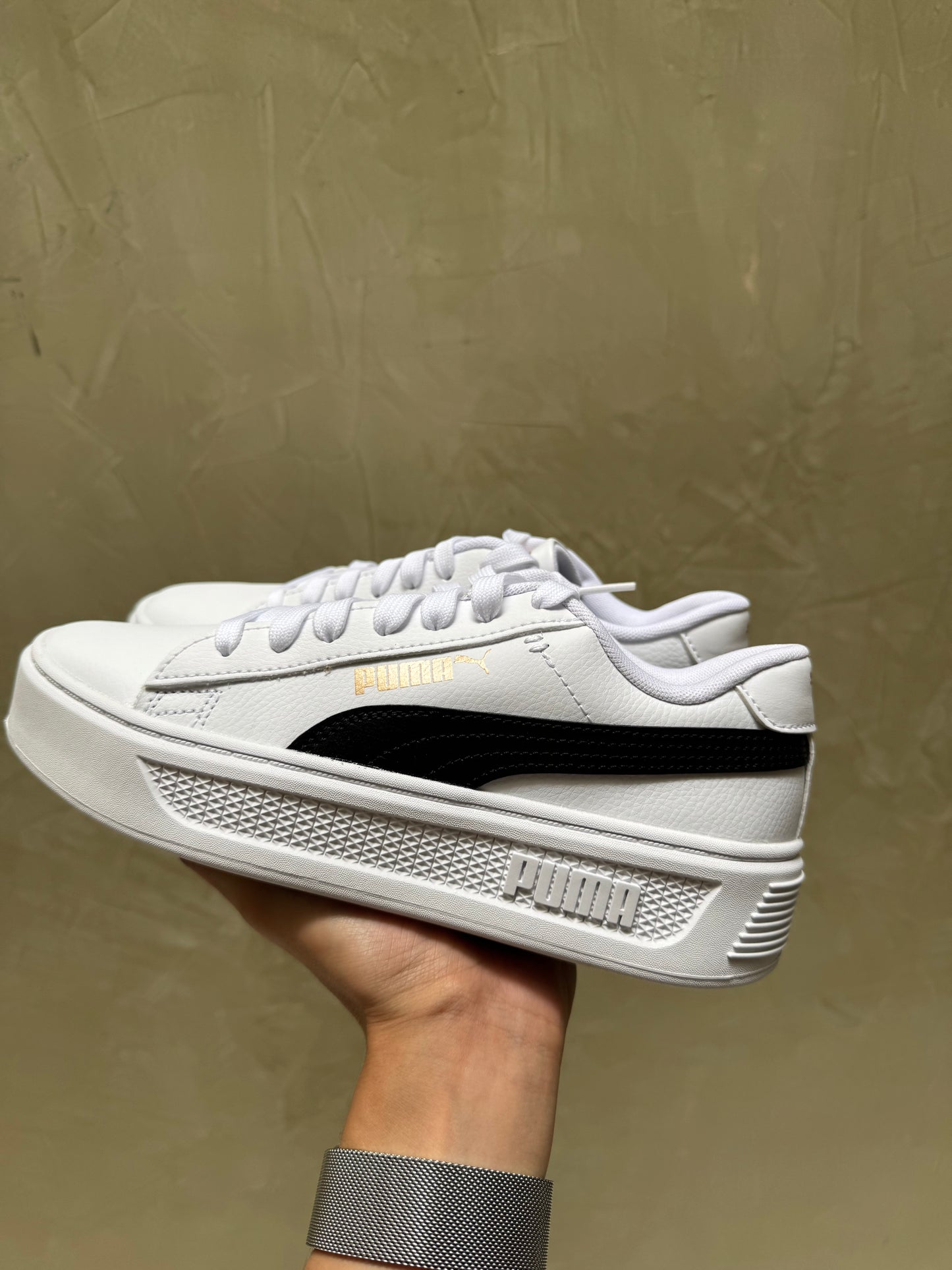 Tenis Puma Talla 23.5 (sin caja)