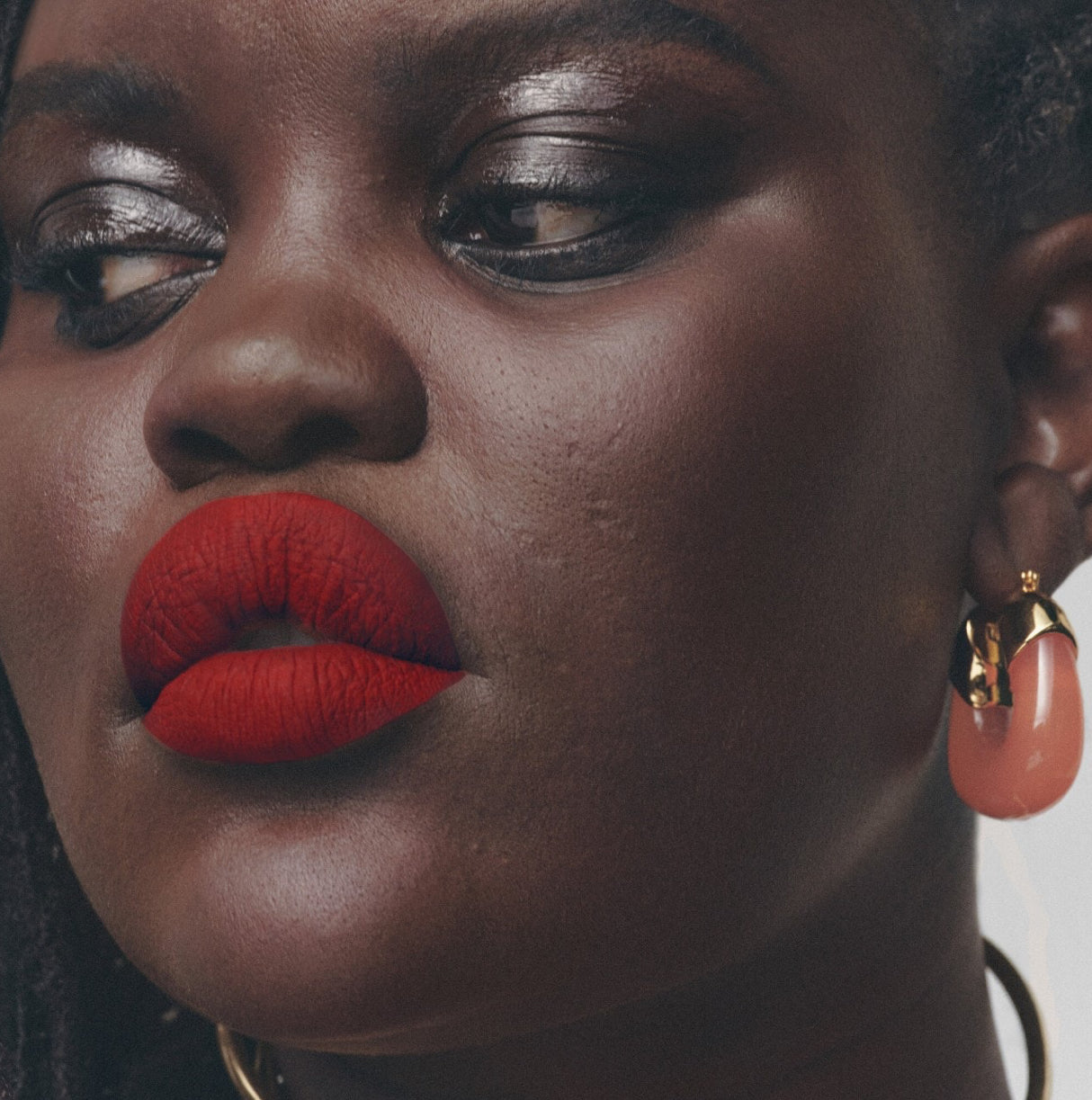 Fenty Beauty by Rihanna- Fenty Icon Velvet Liquid Lipstick Tono- H.B.I.C. 02