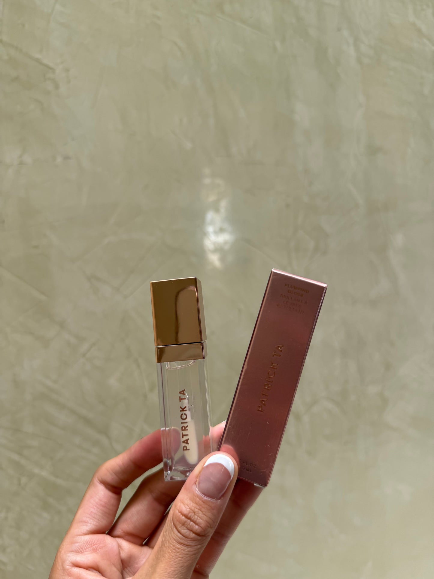 PATRICK TA Major Volume Plumping Lip Gloss tono- LOOKS NATURAL