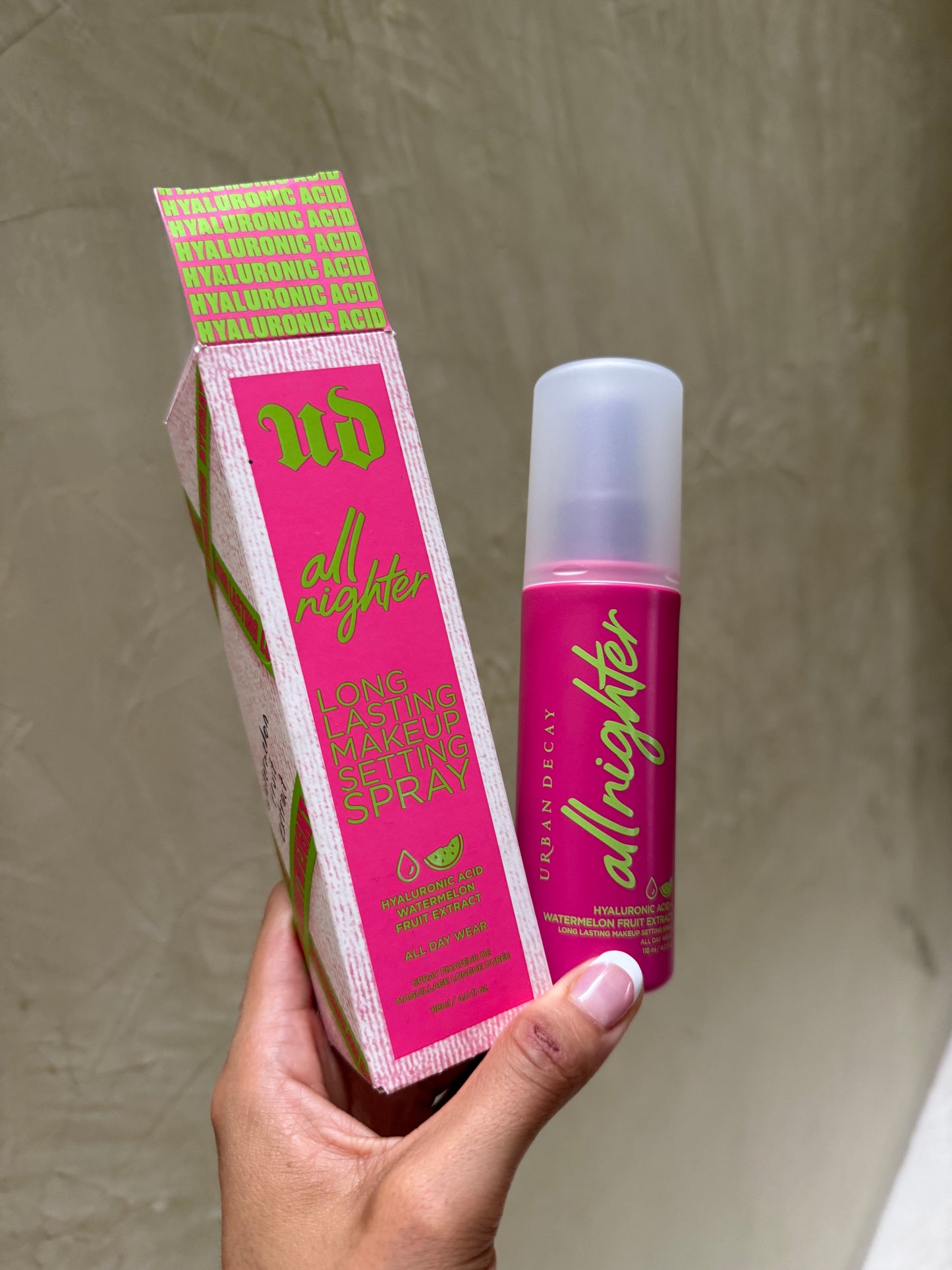 Urban Decay
All Nighter Hydrating Hyaluronic Acid Dewy Setting Spray