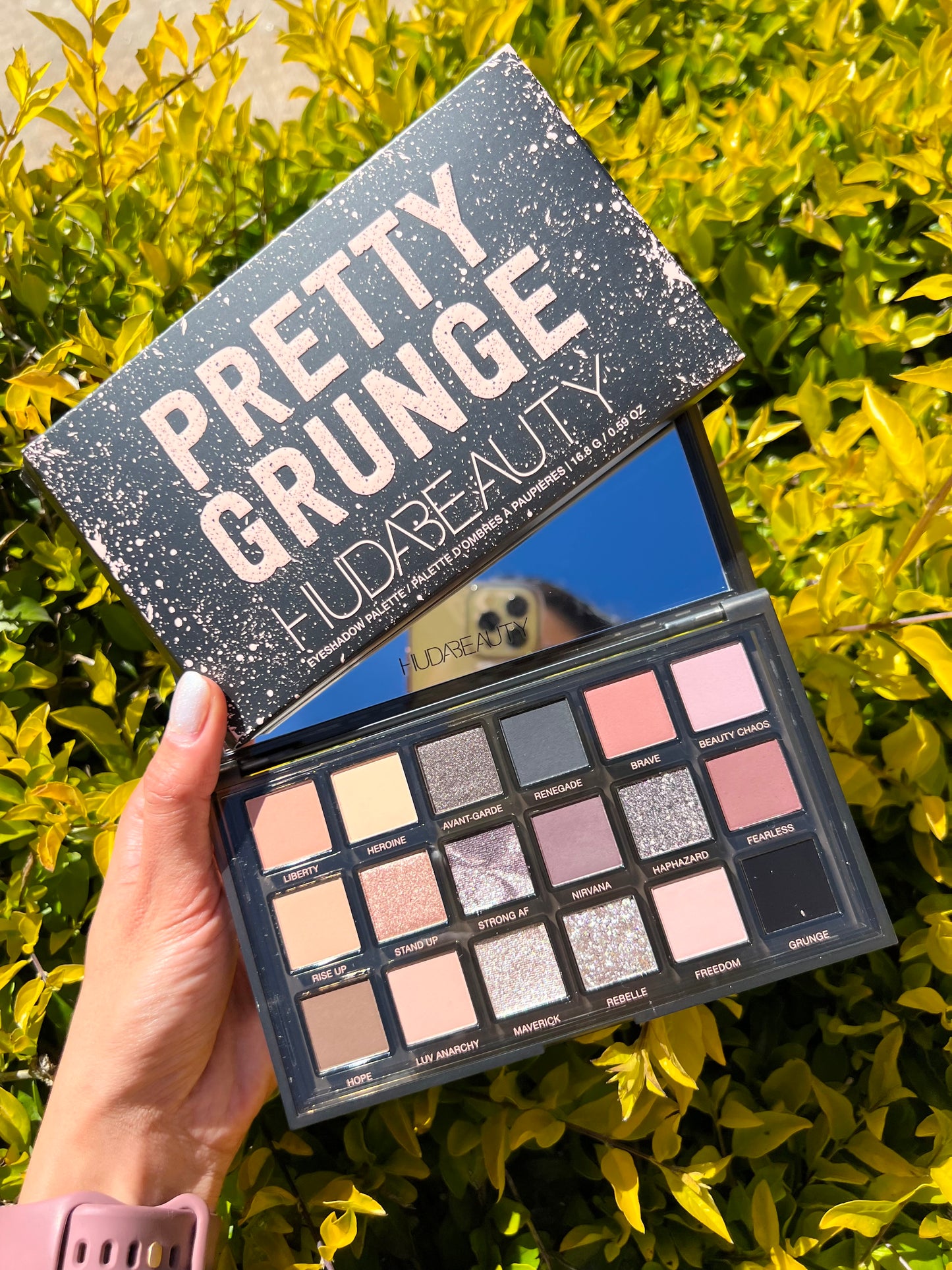 Pretty Grunge Eyeshadow Palette- HUDA BEAUTY