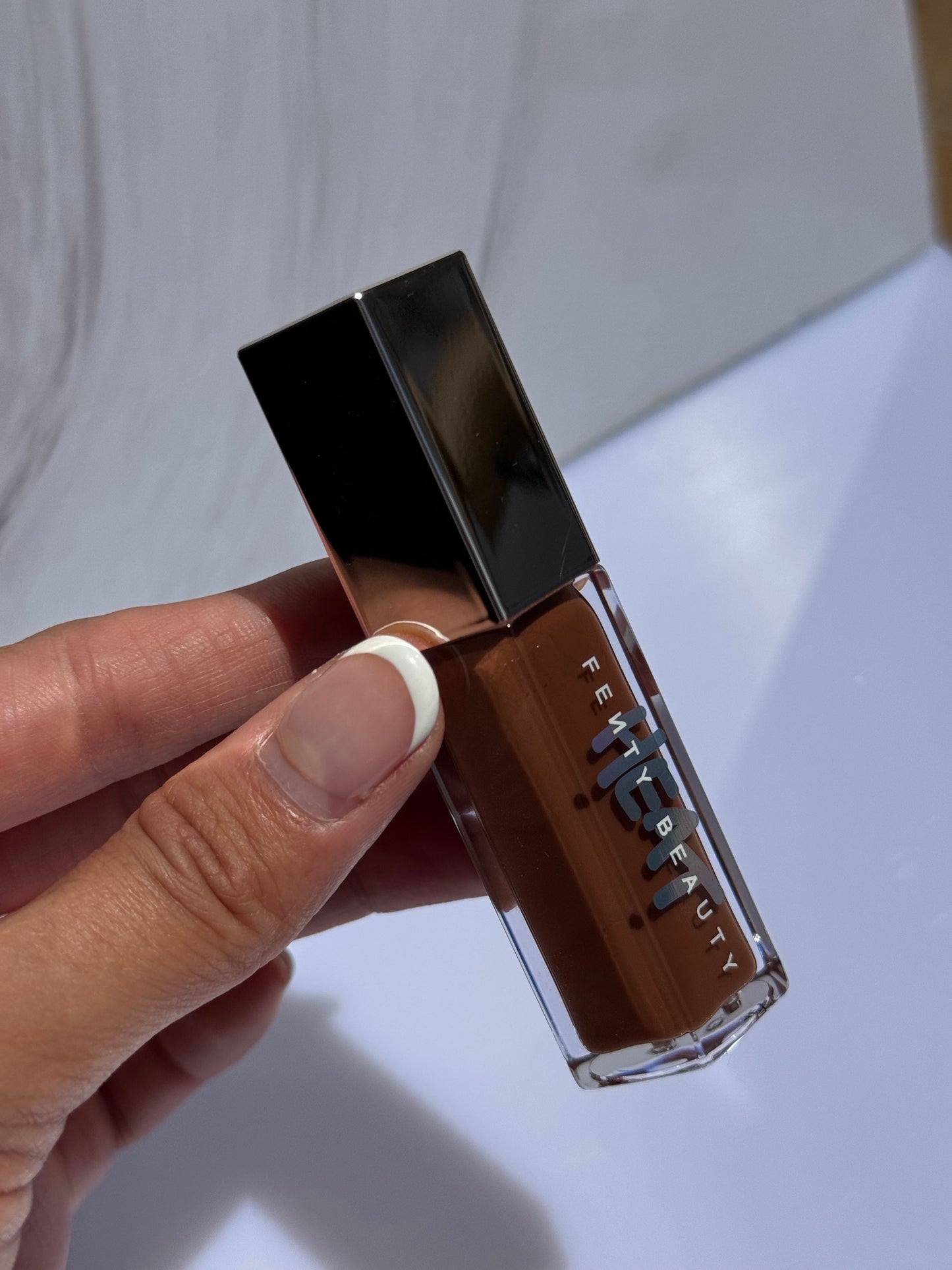 Gloss HEAT Fenty Beauty Lip Plumper Tono- ROAST’EM (sin caja)