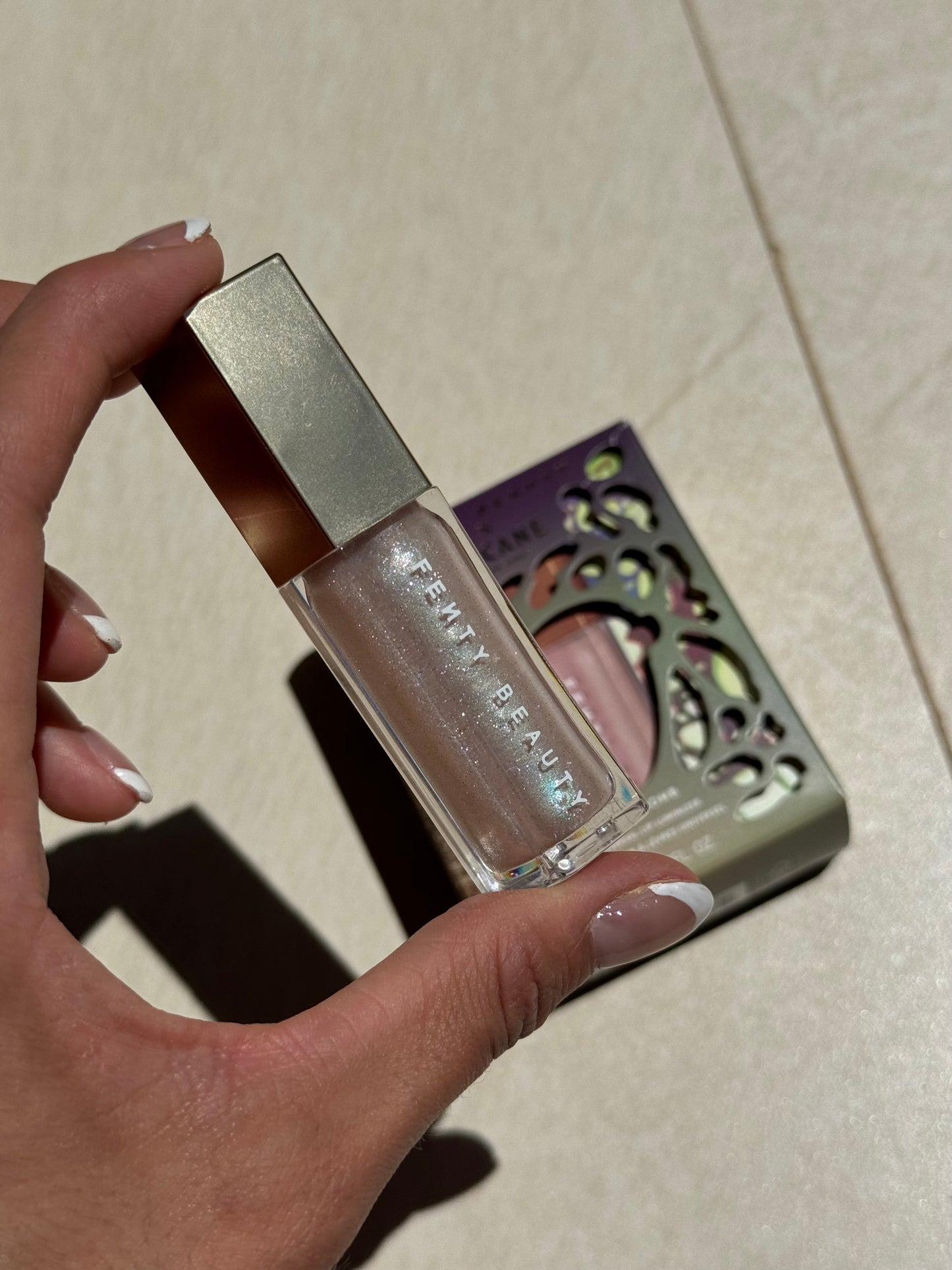 FENTY BEAUTY- Gloss Bomb Universal Lip Luminizer Tono: Morphic Melt