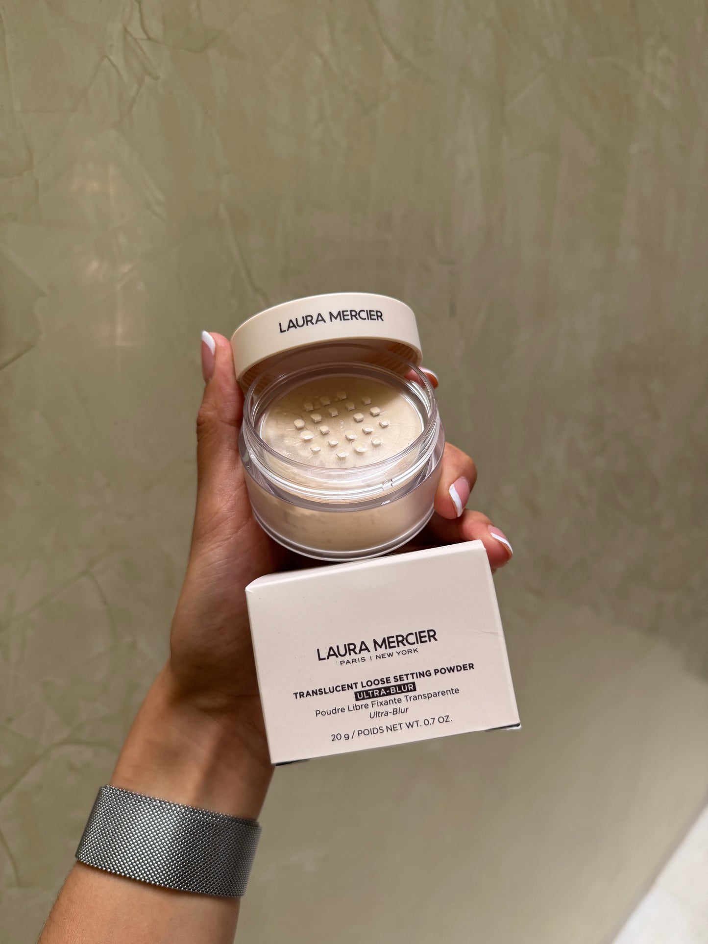 Laura Mercier Ultra-Blur Talc-Free Longwearing Translucent Loose Setting Powder- TRANSLUCENT