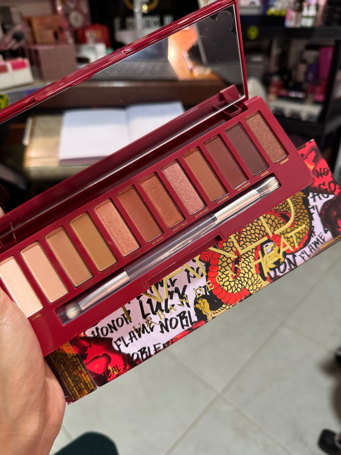 Naked Heat Urban Decay- Empaque edición limitada