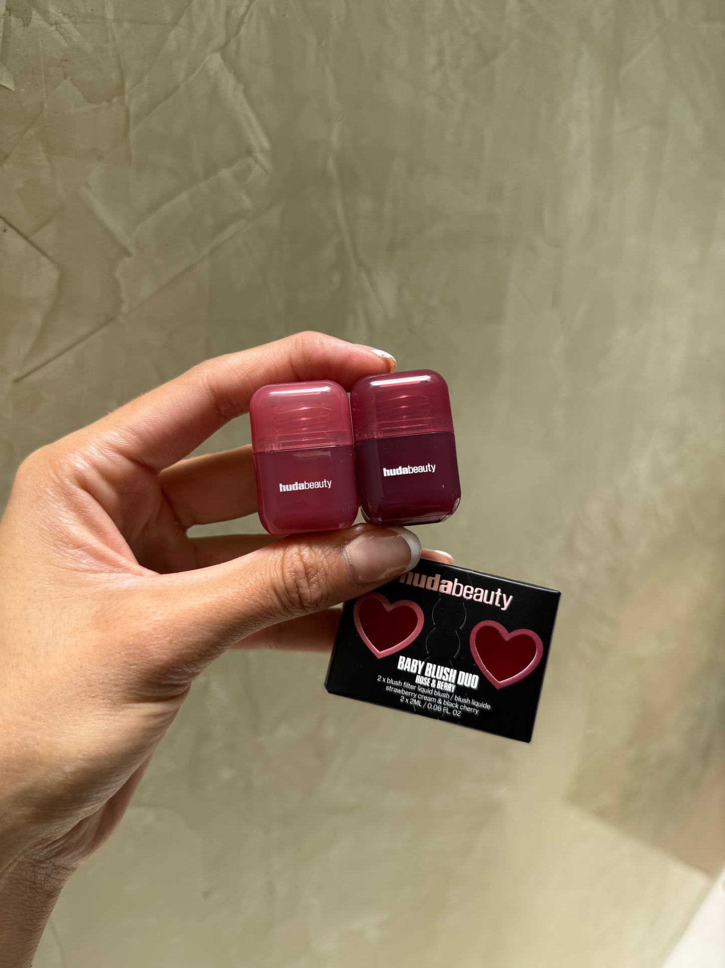 HUDA BEAUTY Mini Baby Blush Duo Set - Strawberry Cream and Black Cherry