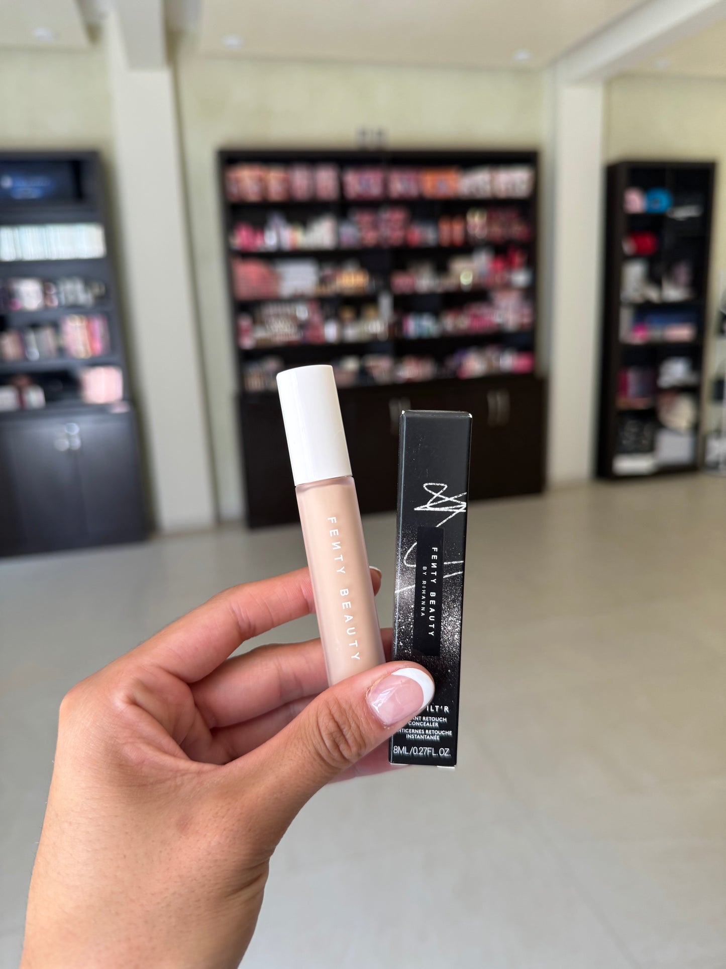 Fenty Beauty by Rihanna Pro Filt’r Instant Retouch Longwear Liquid Concealer tono- 200
