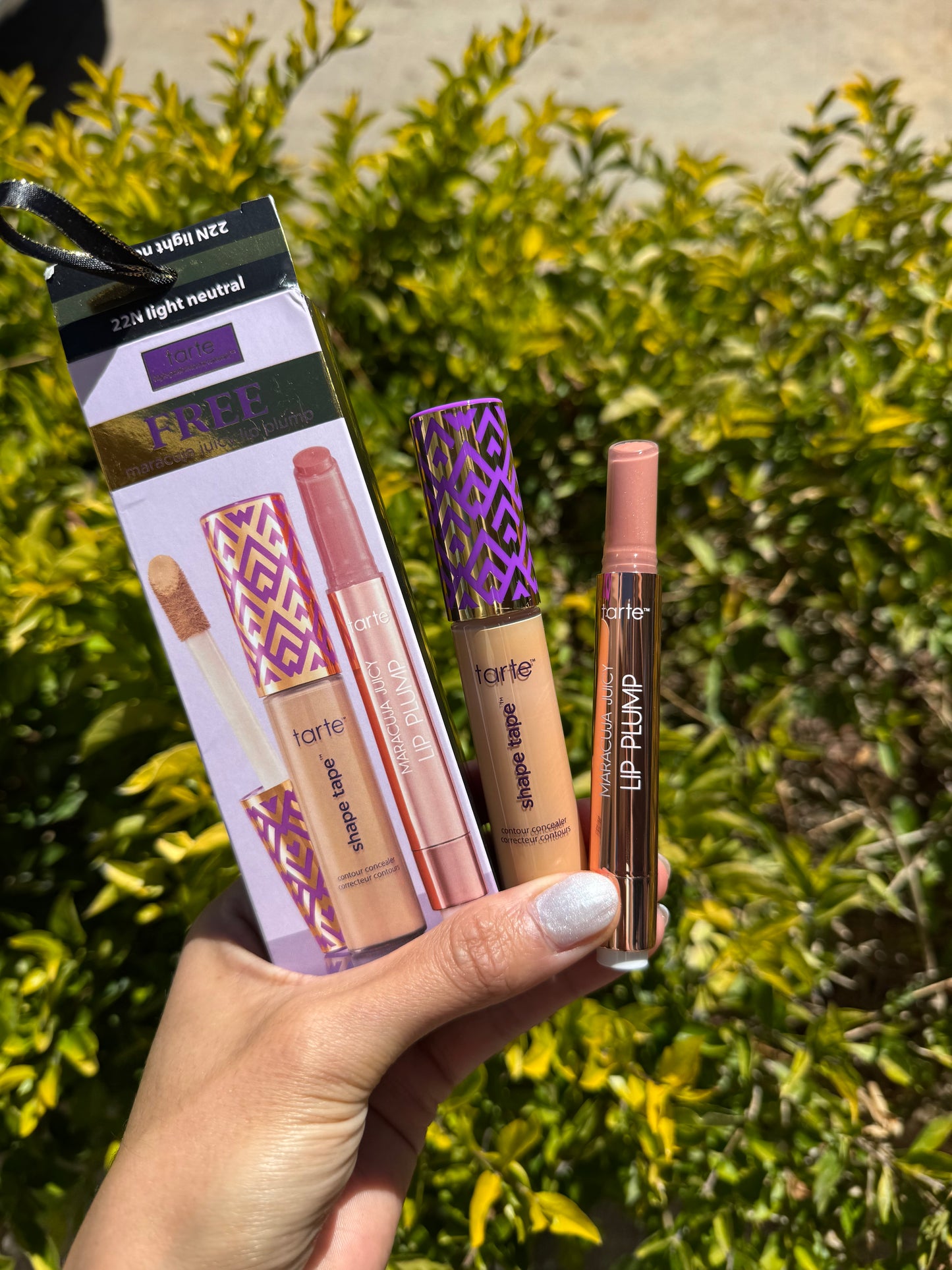 Duo Corrector Tarte tono 22N + Lip Juicy Maracuja lip plump tono Blushed Pink