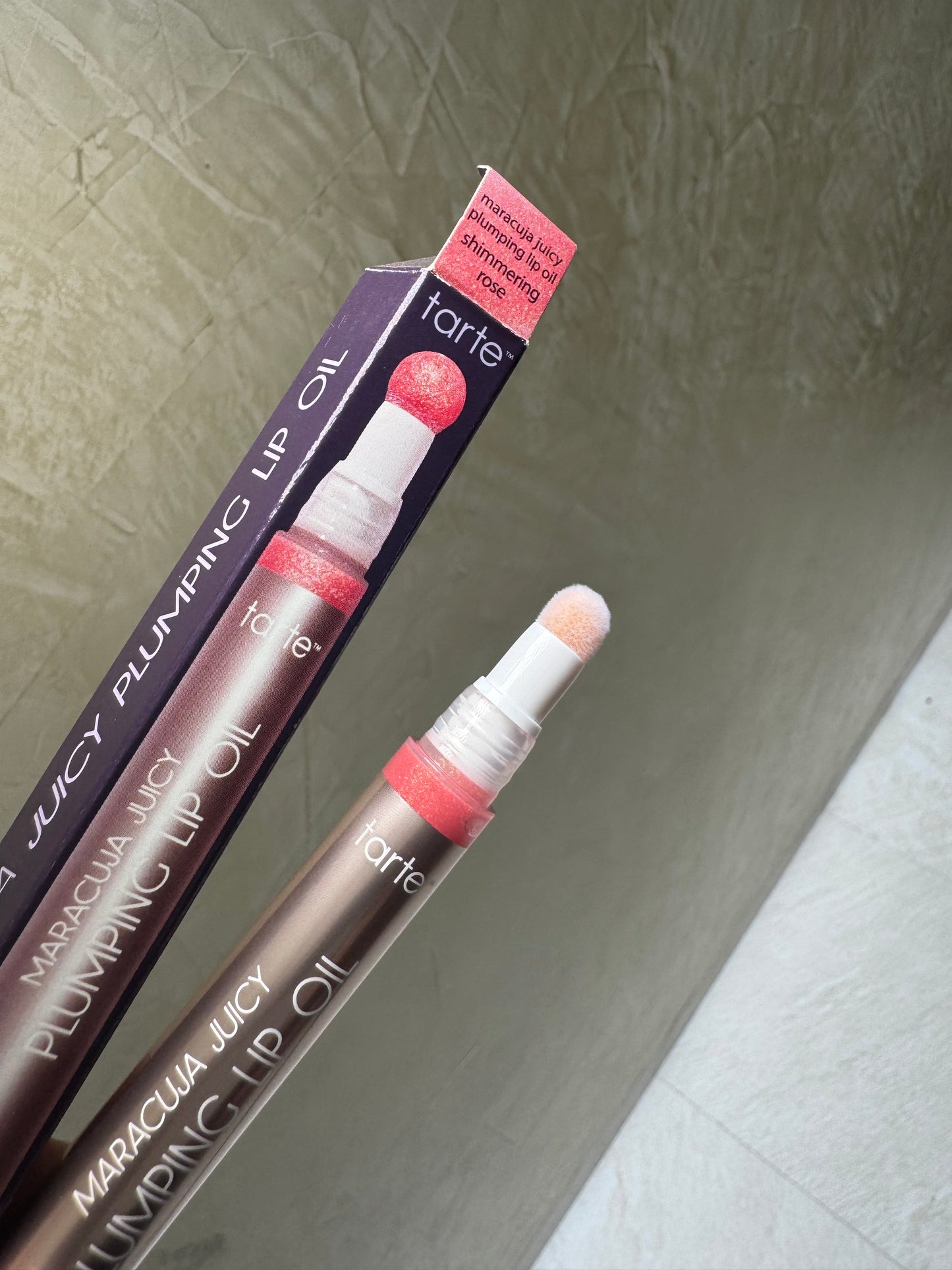 Maracuja juicy plumping lip oil- Tarte tono Shimmering Rose