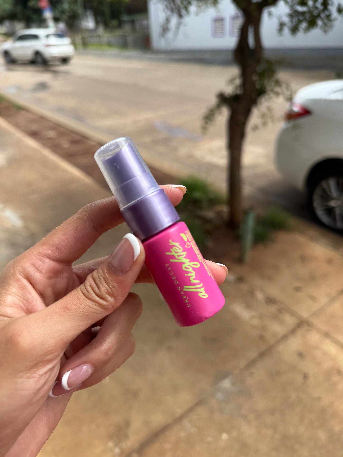 MINI Urban Decay
All Nighter Hydrating Hyaluronic Acid Dewy Setting Spray 15ml (sin caja)