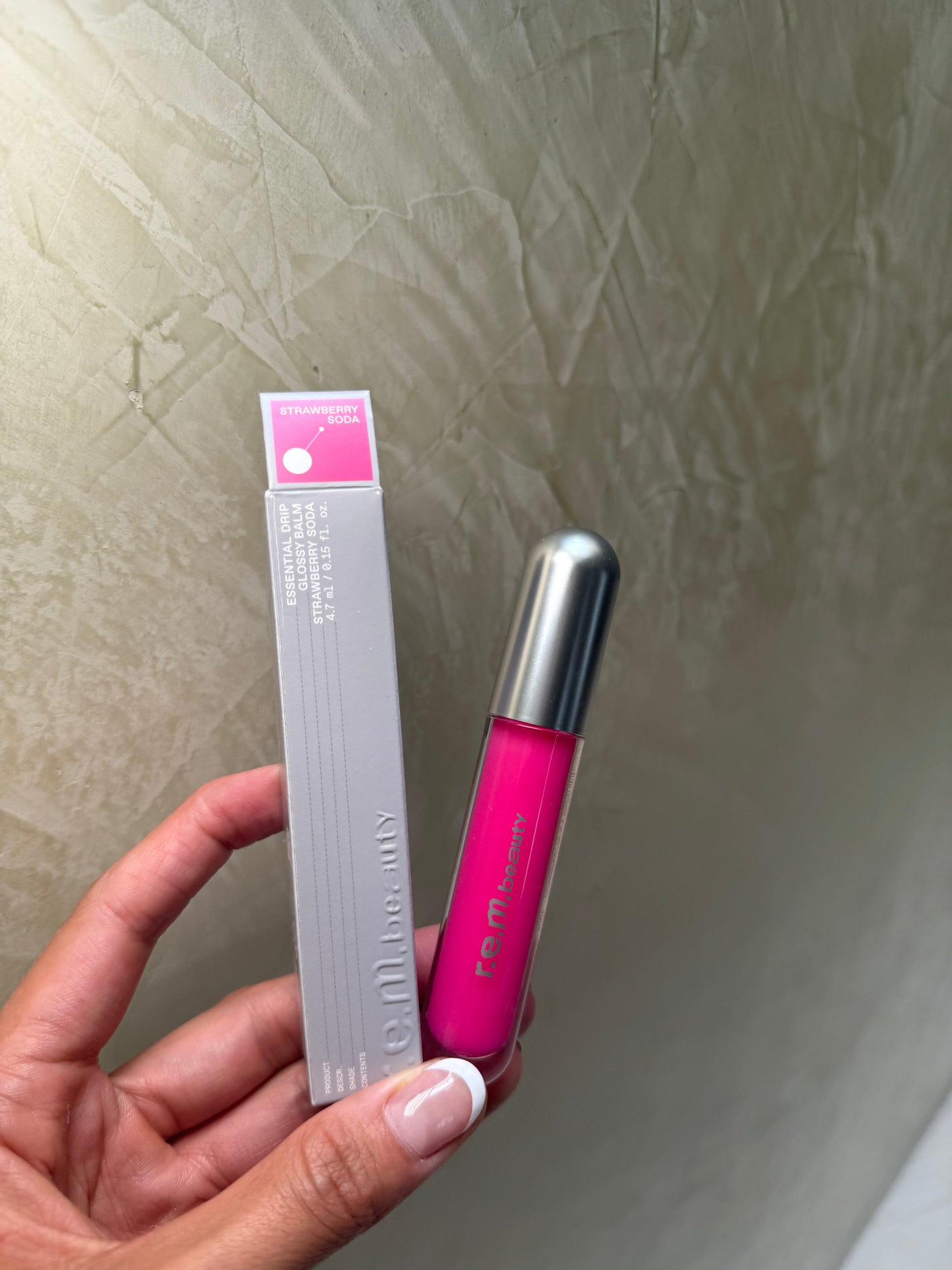 R.e.m. beauty- Essential Drip Glossy Balm