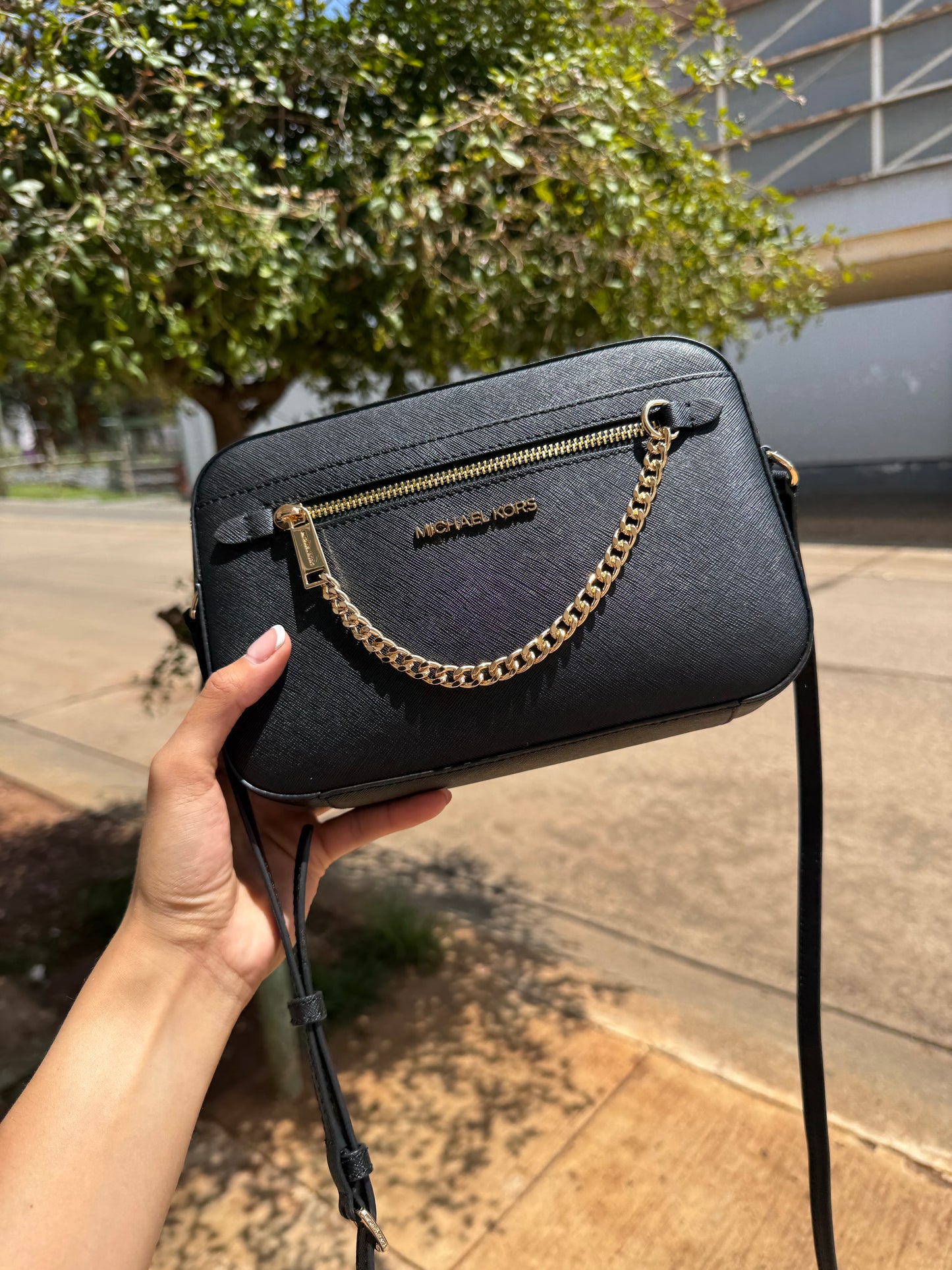 MICHAEL KORS OUTLET Jet Set Large Saffiano Leather Crossbody Bag Negra cadena Dorada
