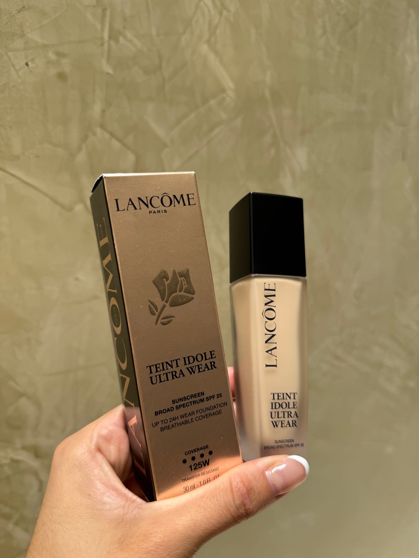 Lancôme Teint Idole Ultra 24H Long Wear Matte Foundation with Hyaluronic Acid & Vitamin E tono-125W