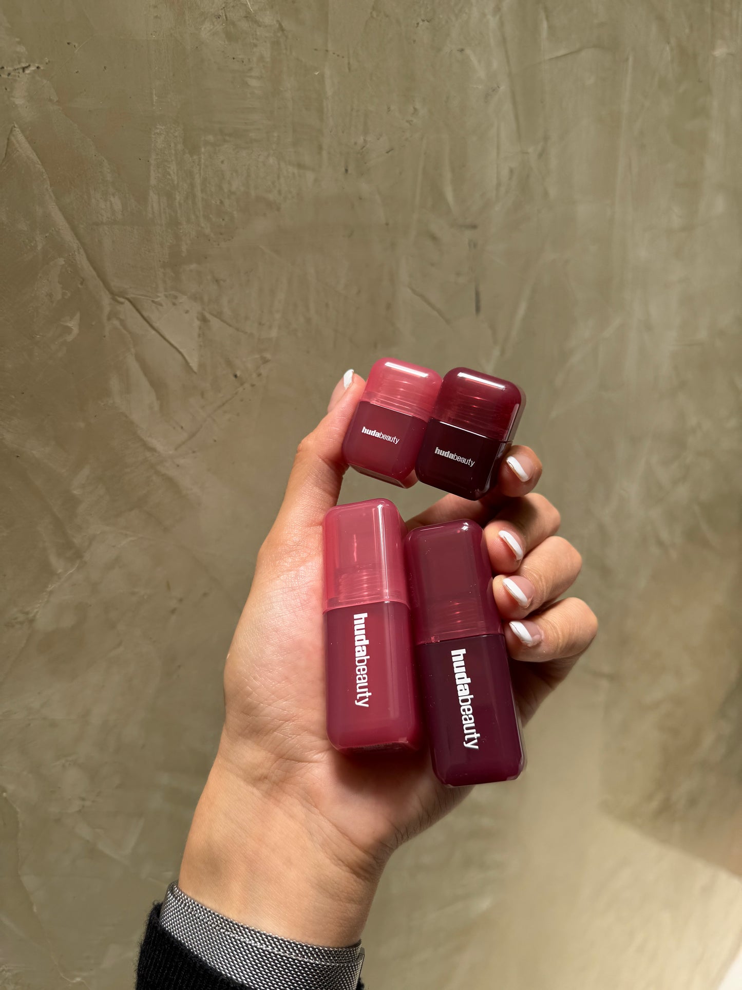 HUDA BEAUTY Mini Baby Blush Duo Set - Strawberry Cream and Black Cherry