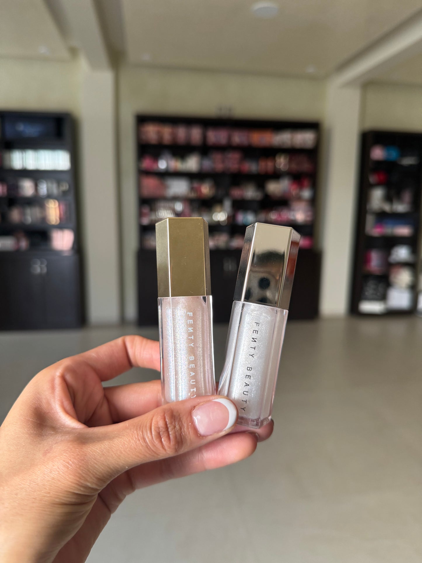FENTY BEAUTY- Gloss Bomb Universal Lip Luminizer Tono: Morphic Melt