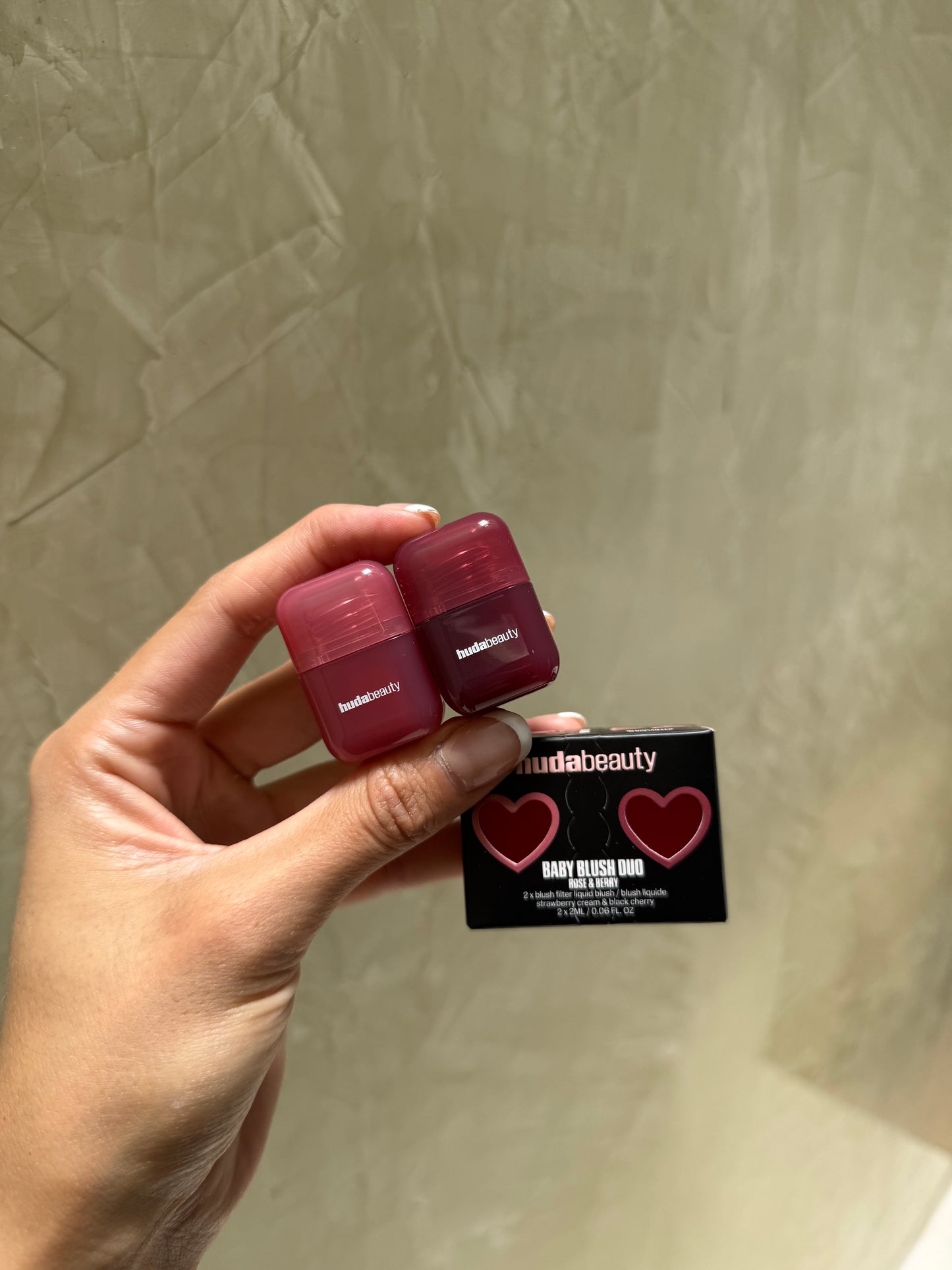 HUDA BEAUTY Mini Baby Blush Duo Set - Strawberry Cream and Black Cherry