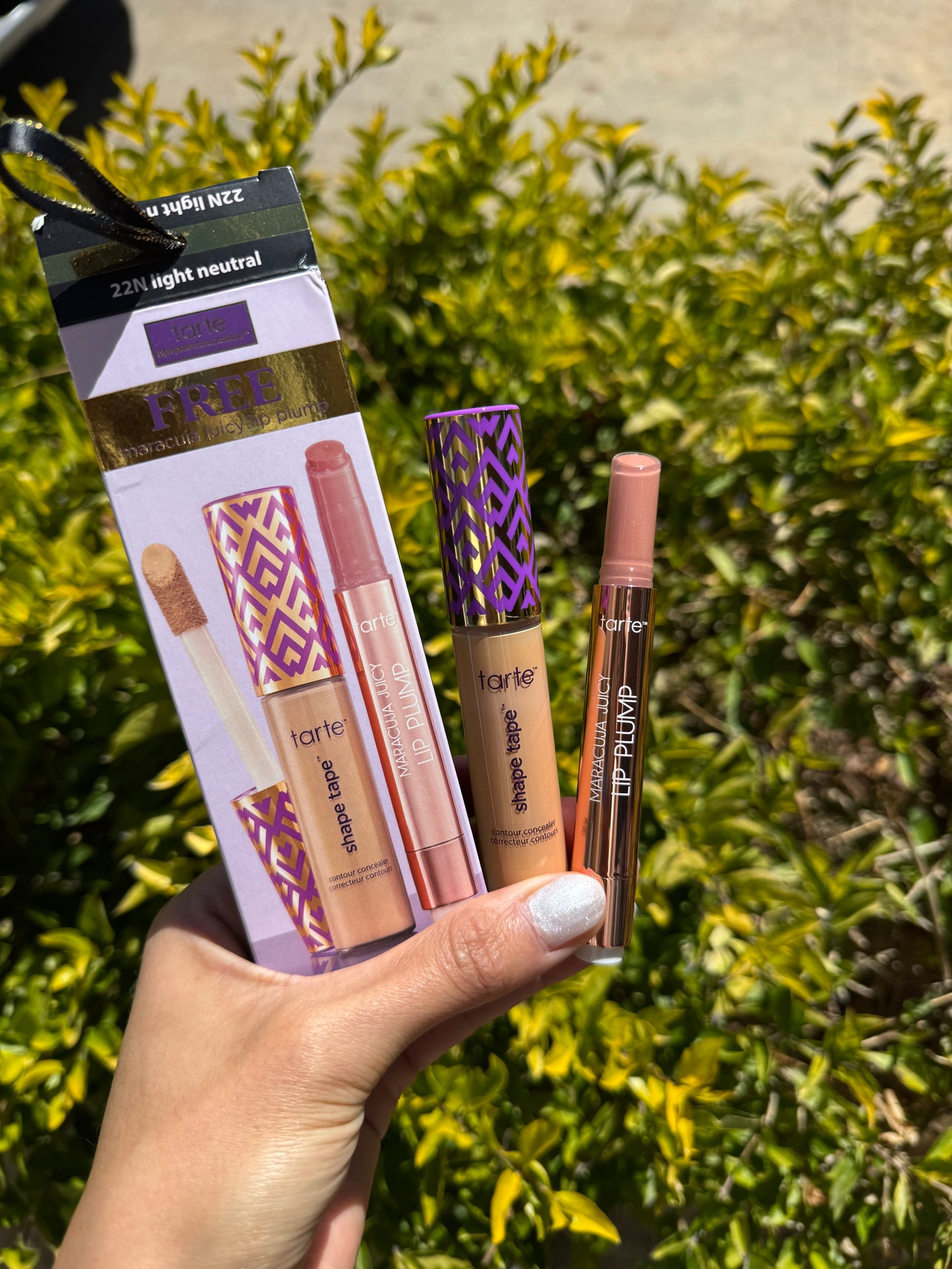 Duo Corrector Tarte tono 22N + Lip Juicy Maracuja lip plump tono Blushed Pink