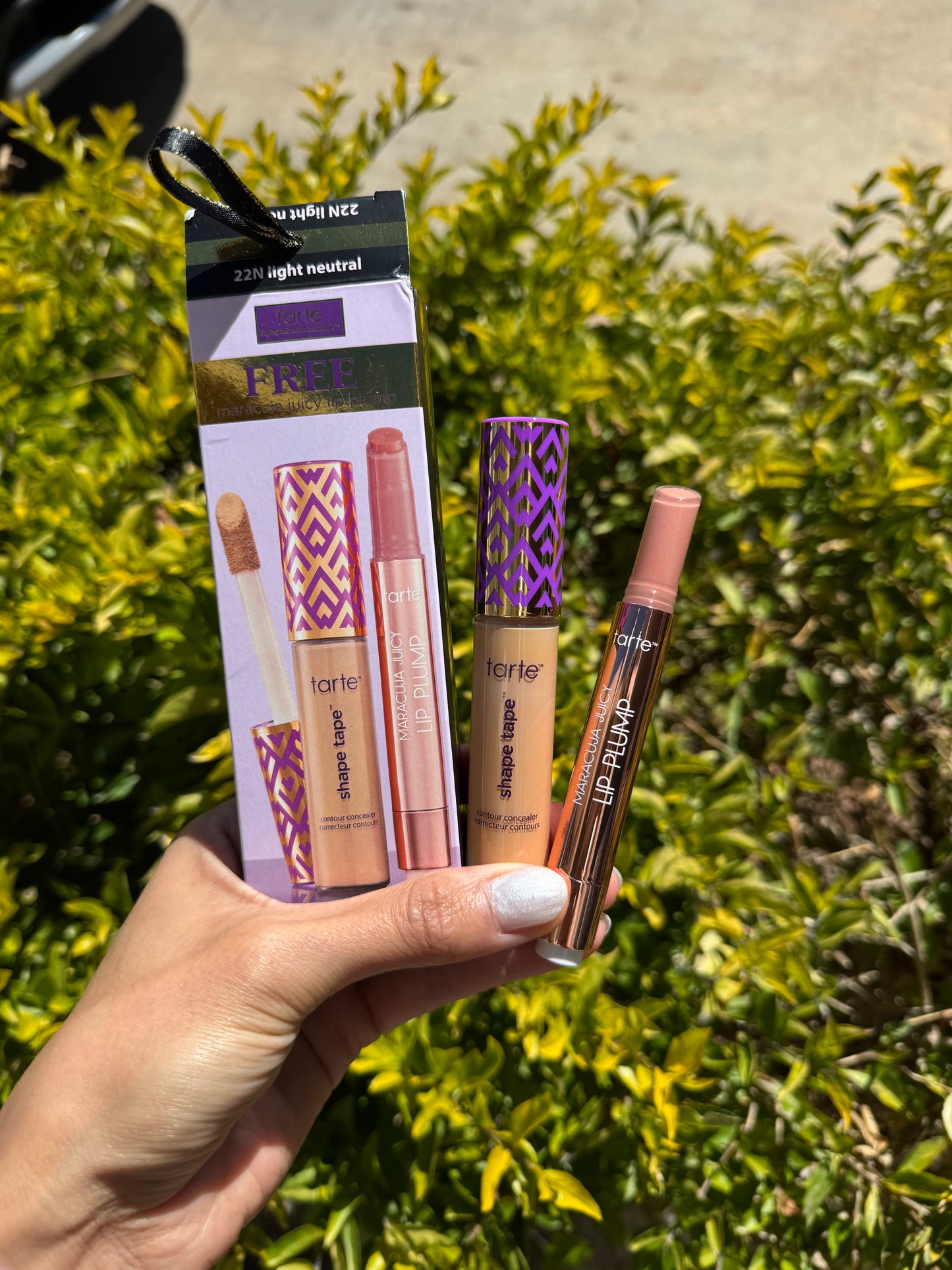 Duo Corrector Tarte tono 22N + Lip Juicy Maracuja lip plump tono Blushed Pink
