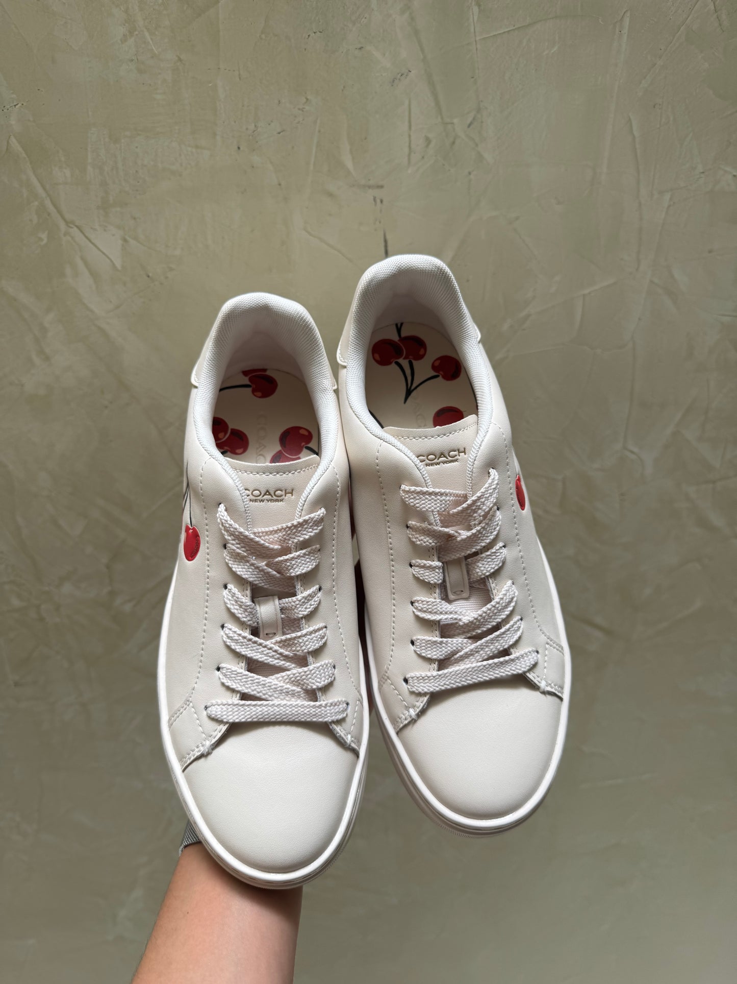 Tenis Coach CHERRY Talla 26mx (sin caja)