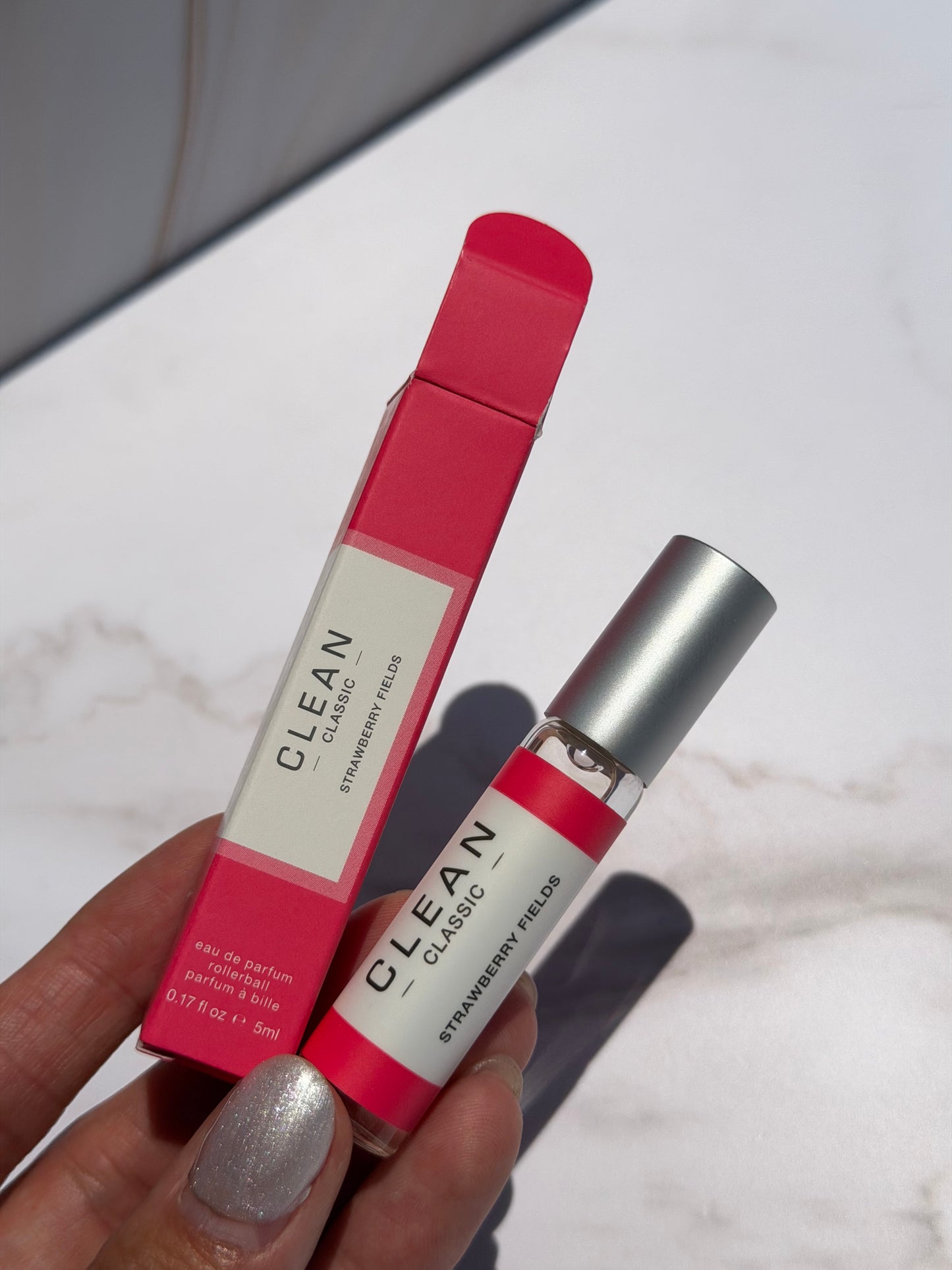 Mini perfume Roll On -Clean Classic Strawberry Fields Eau de Parfum 5ml