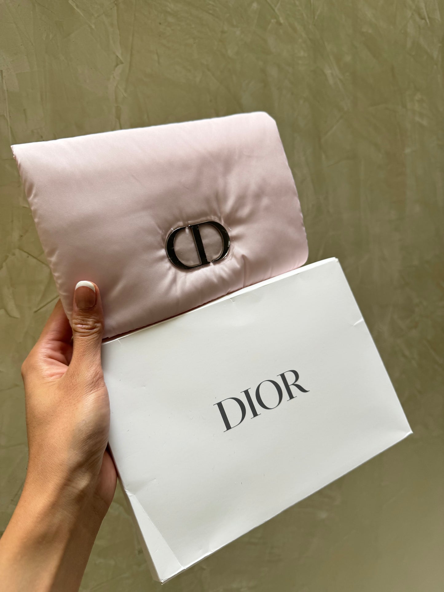 Cosmetiquera DIOR rosa Puffy