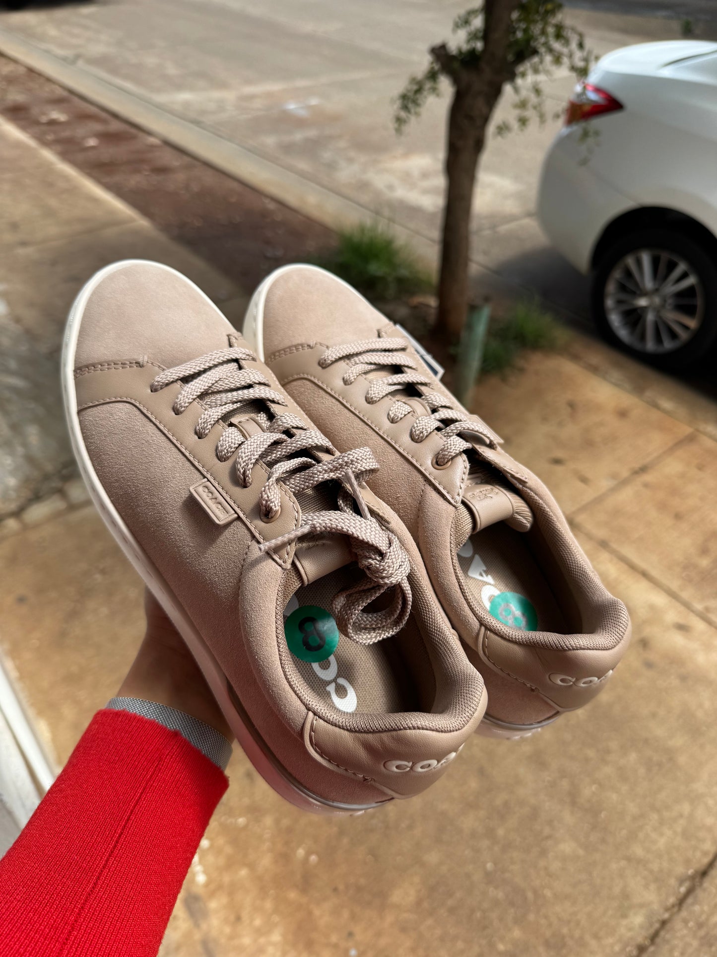 Tenis Coach Beige de Gamuza Talla #26mx- #26.5mx