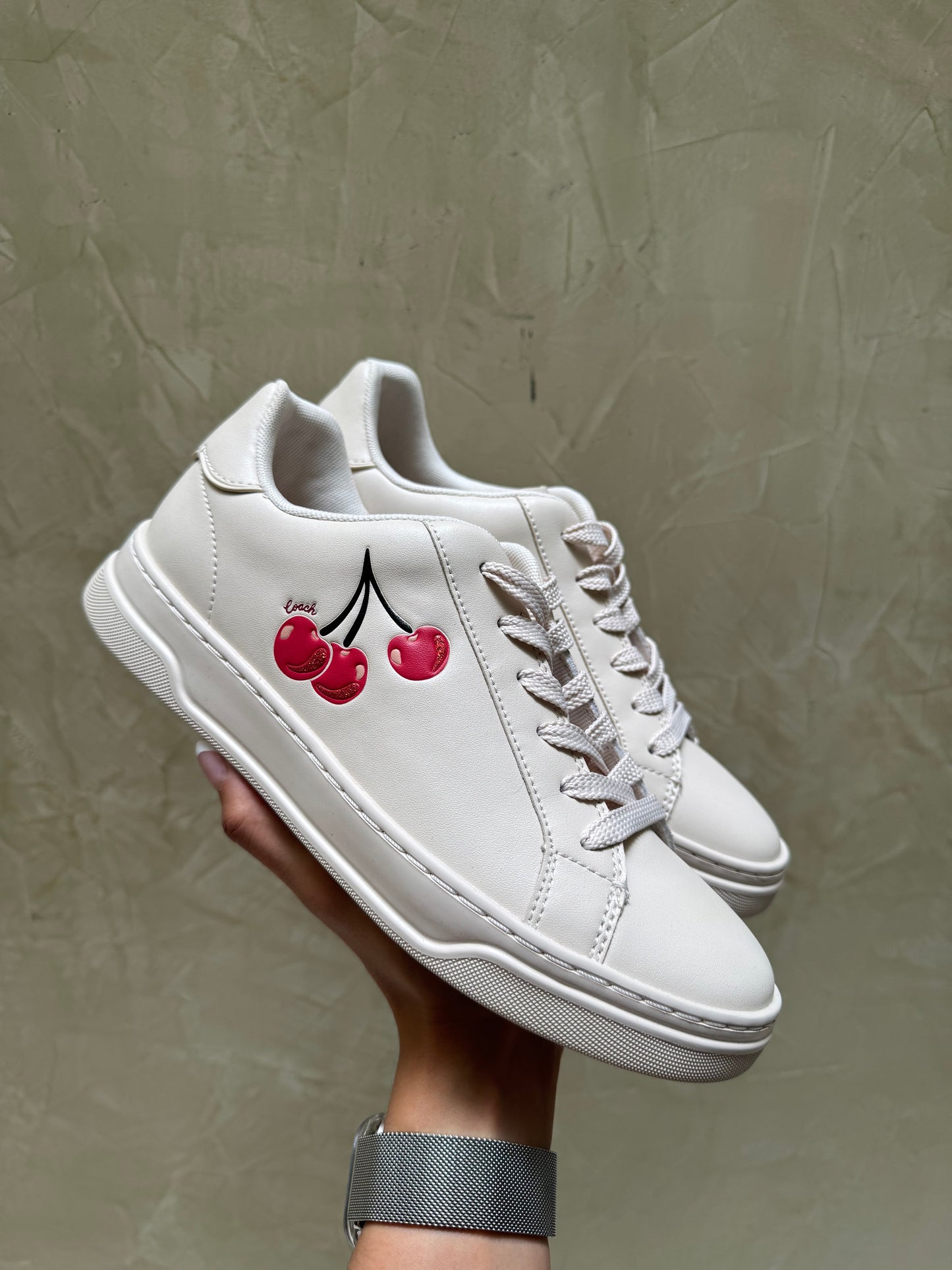 Tenis Coach CHERRY Talla 26mx (sin caja)
