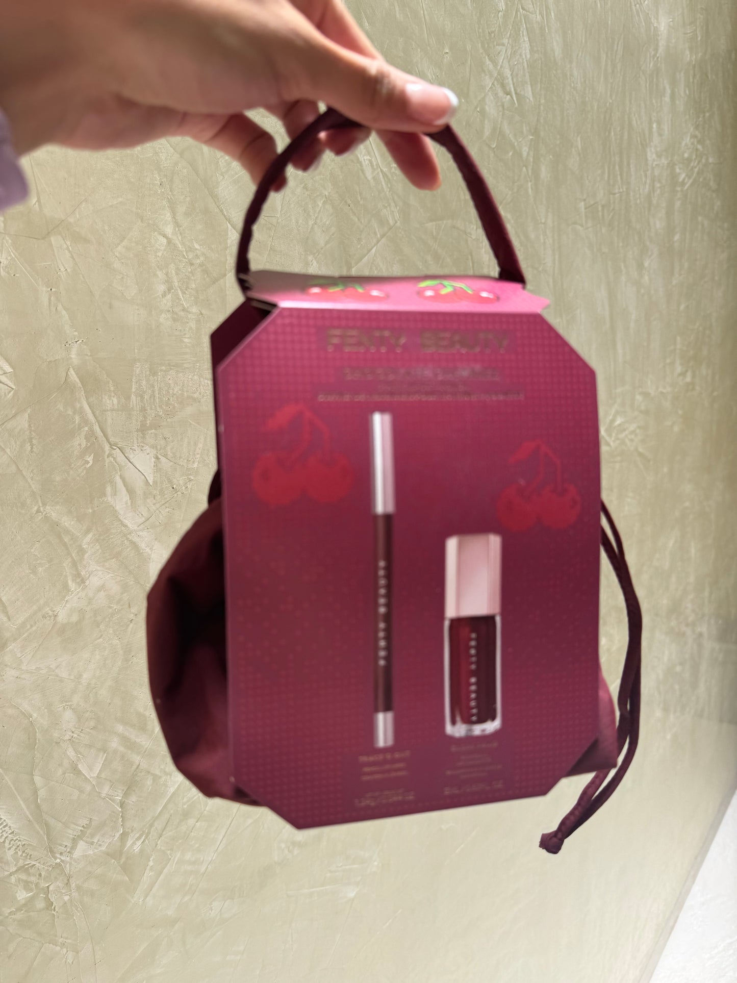 CHOCOLATE CHERRIEZ 2-PIECE LIP SET + POUCH