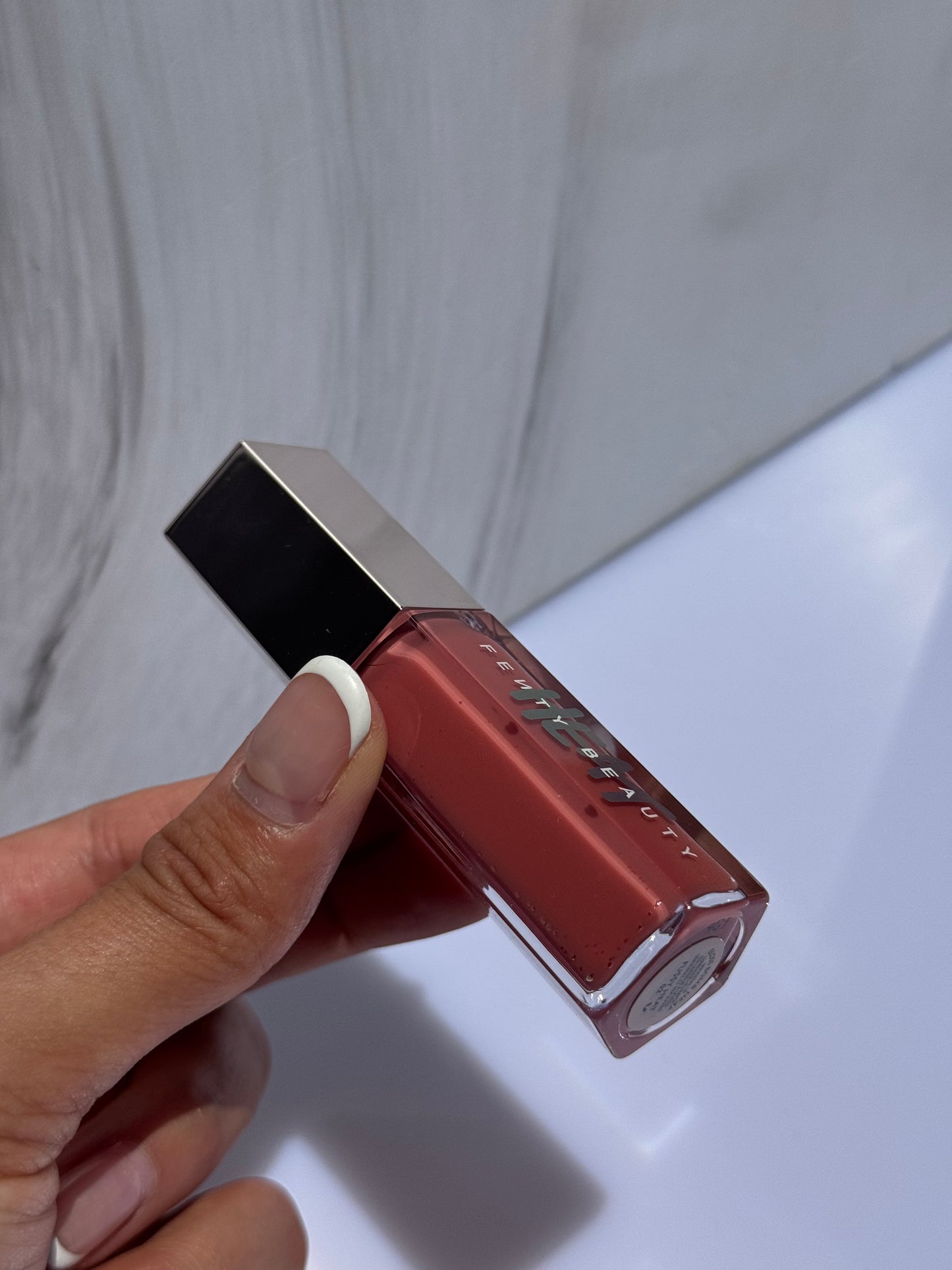 Gloss HEAT Fenty Beauty Lip Plumper Tono- FU$$Y HEAT (sin caja)